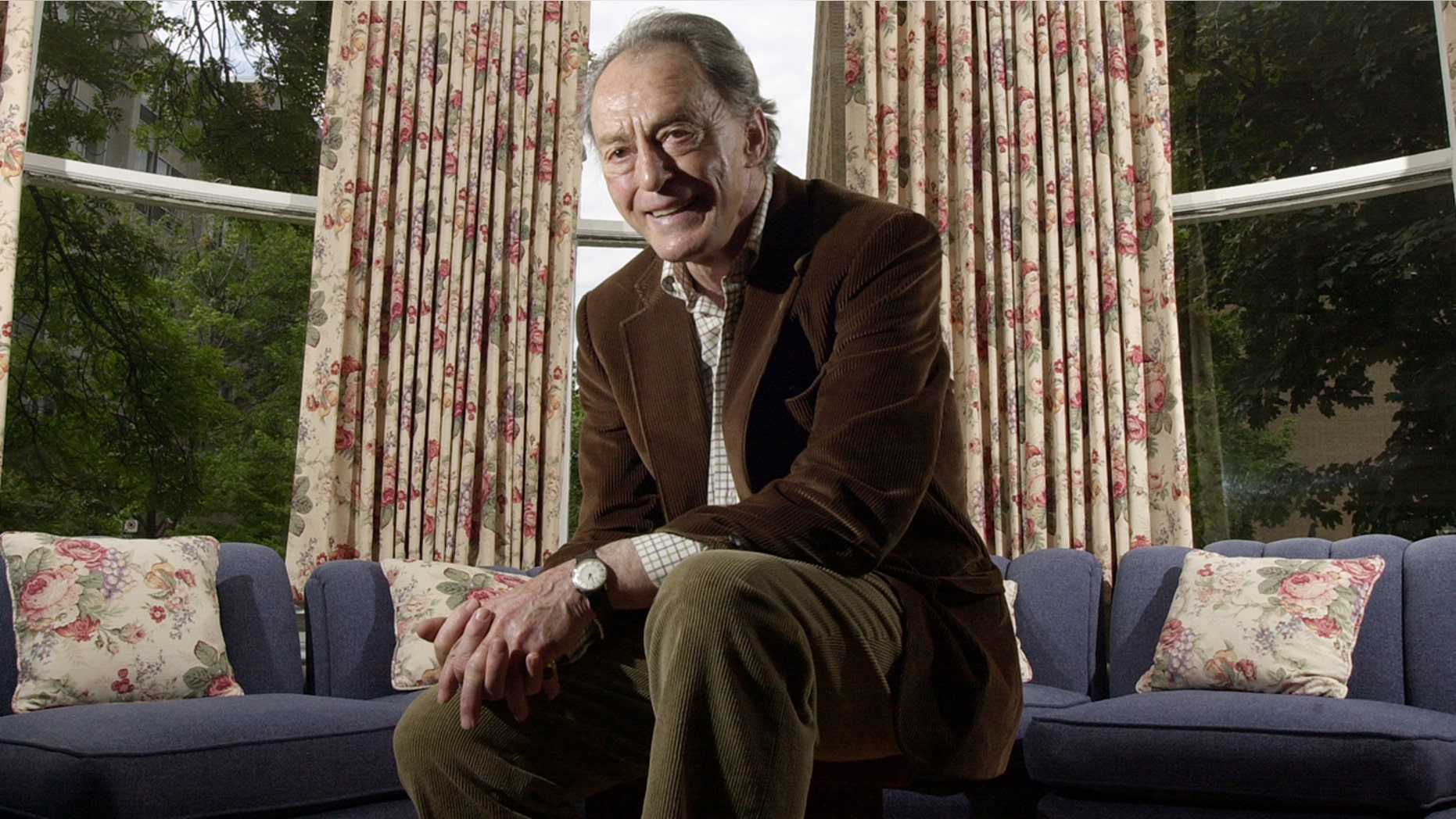 Veteran actor Peter Donat died at age 90.