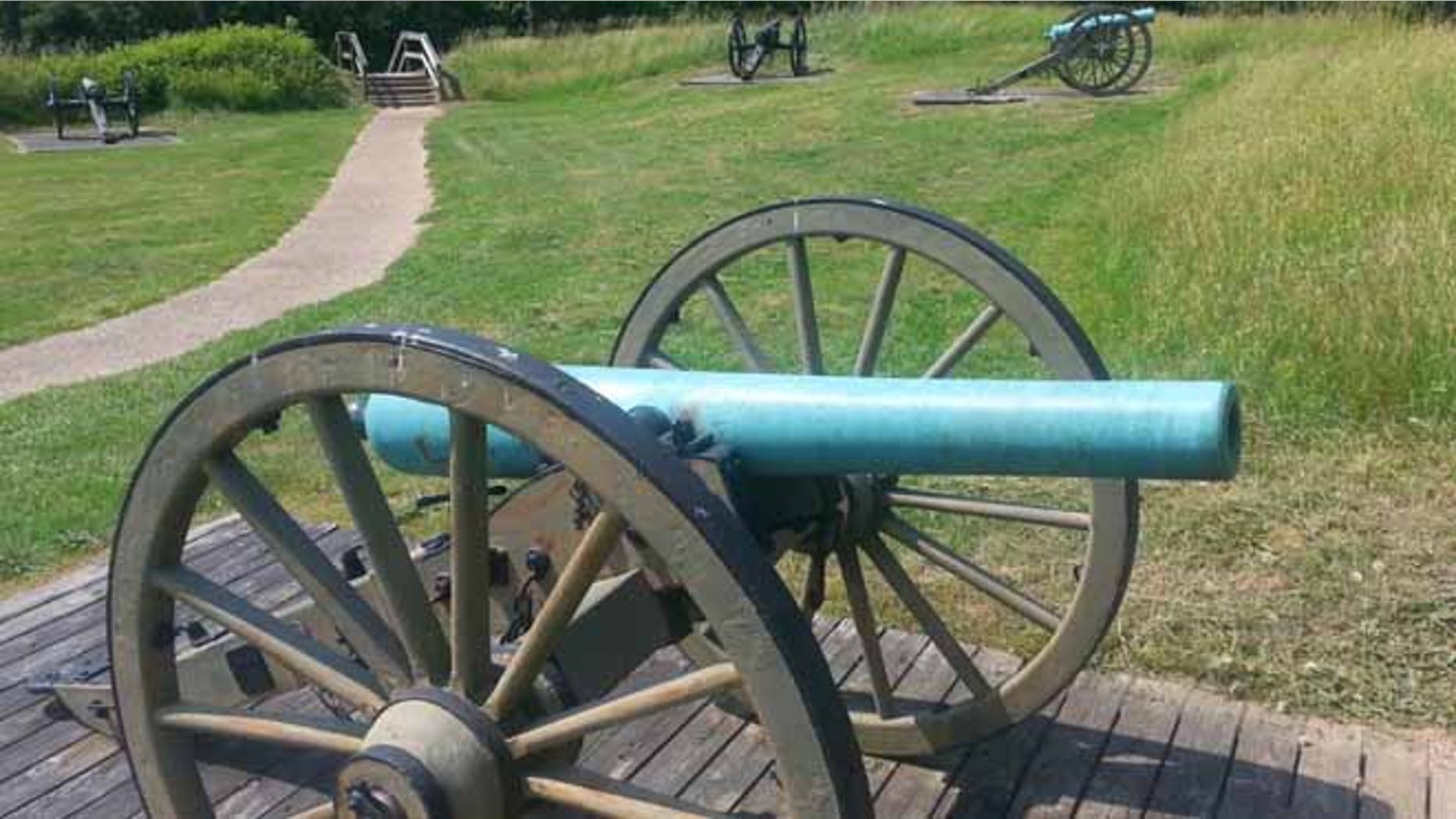 Image of historic canons on battlefield Petersburg National Battlefield. (National Park Service)