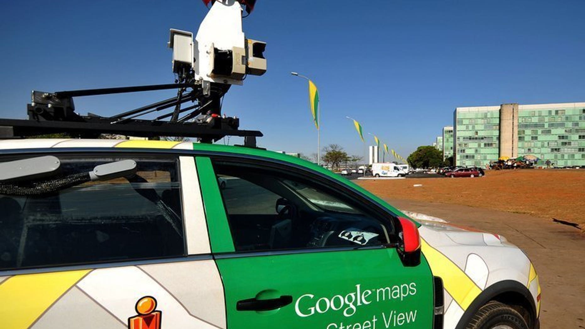 The Google street view mapping and camera charts the streets of BrasÃlia, Brazil, September 6, 2011. British authorities on Friday gave Internet giant Google 35 days to delete any remaining data "mistakenly collected" by its Street View cars when taking city snapshots for its map service.