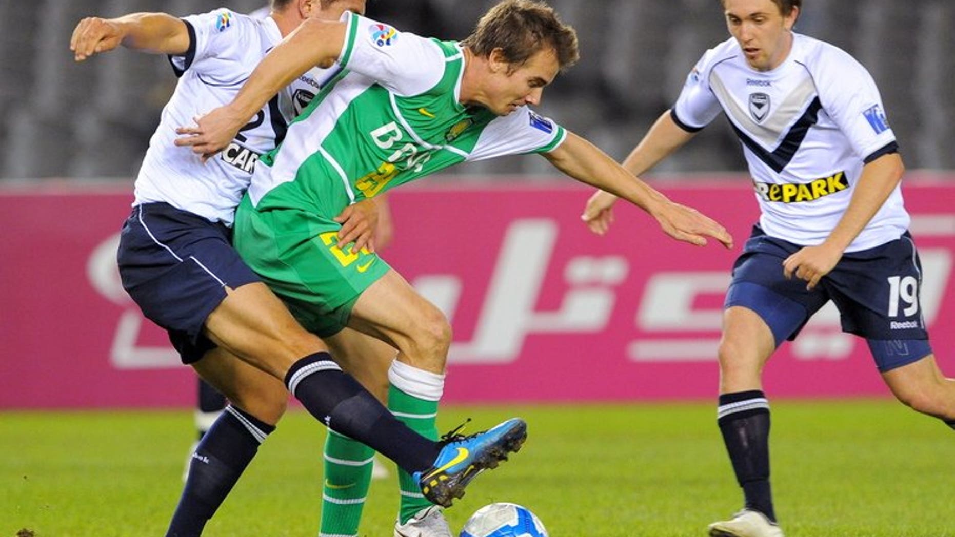 Joel Griffiths (C) in action for Beijing Guoan in the AFC Champions League on April 14, 2010. Sydney FC have released the veteran striker from the final season of his contract, leaving him free to return to the Chinese Super League.