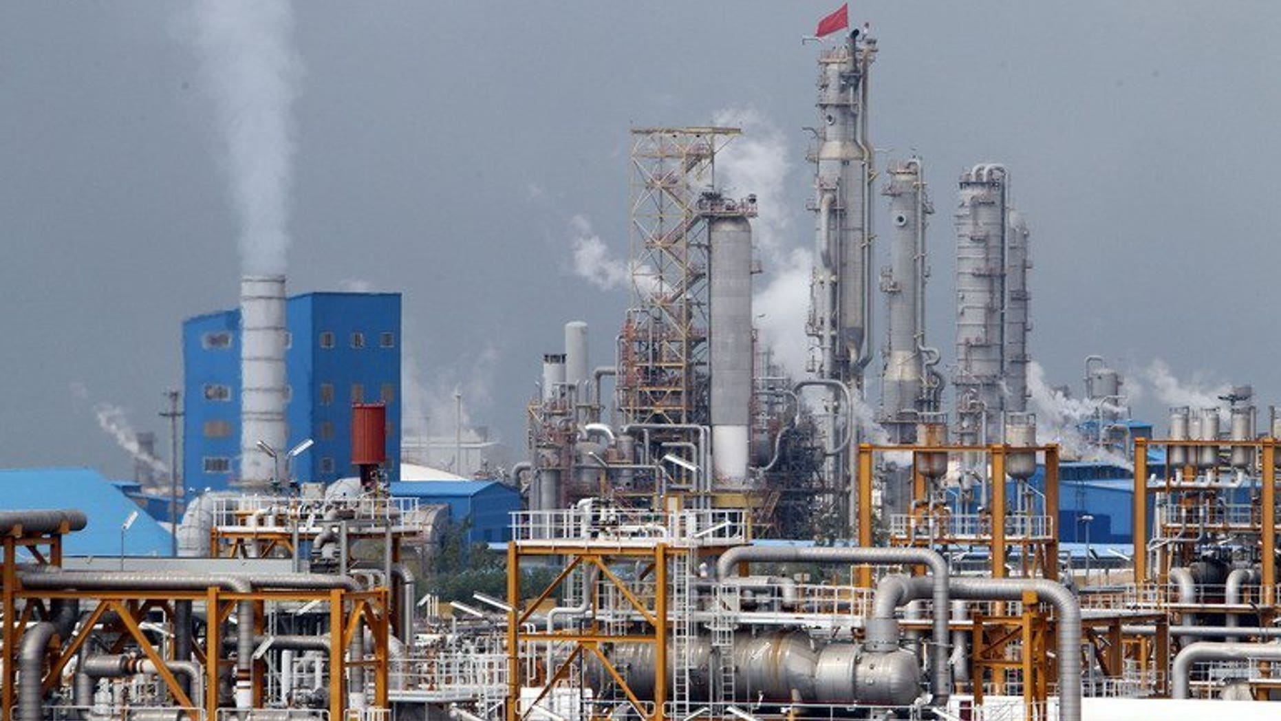 View of phases 3 and 4 of the South Pars gas field in the southern Iranian port of Assaluyeh, pictured on January 27, 2011. Iran has finalised a major contract to export gas to neighbouring Iraq, worth 3.7 billion dollars a year, local media on Monday quoted a deputy oil minister as saying.