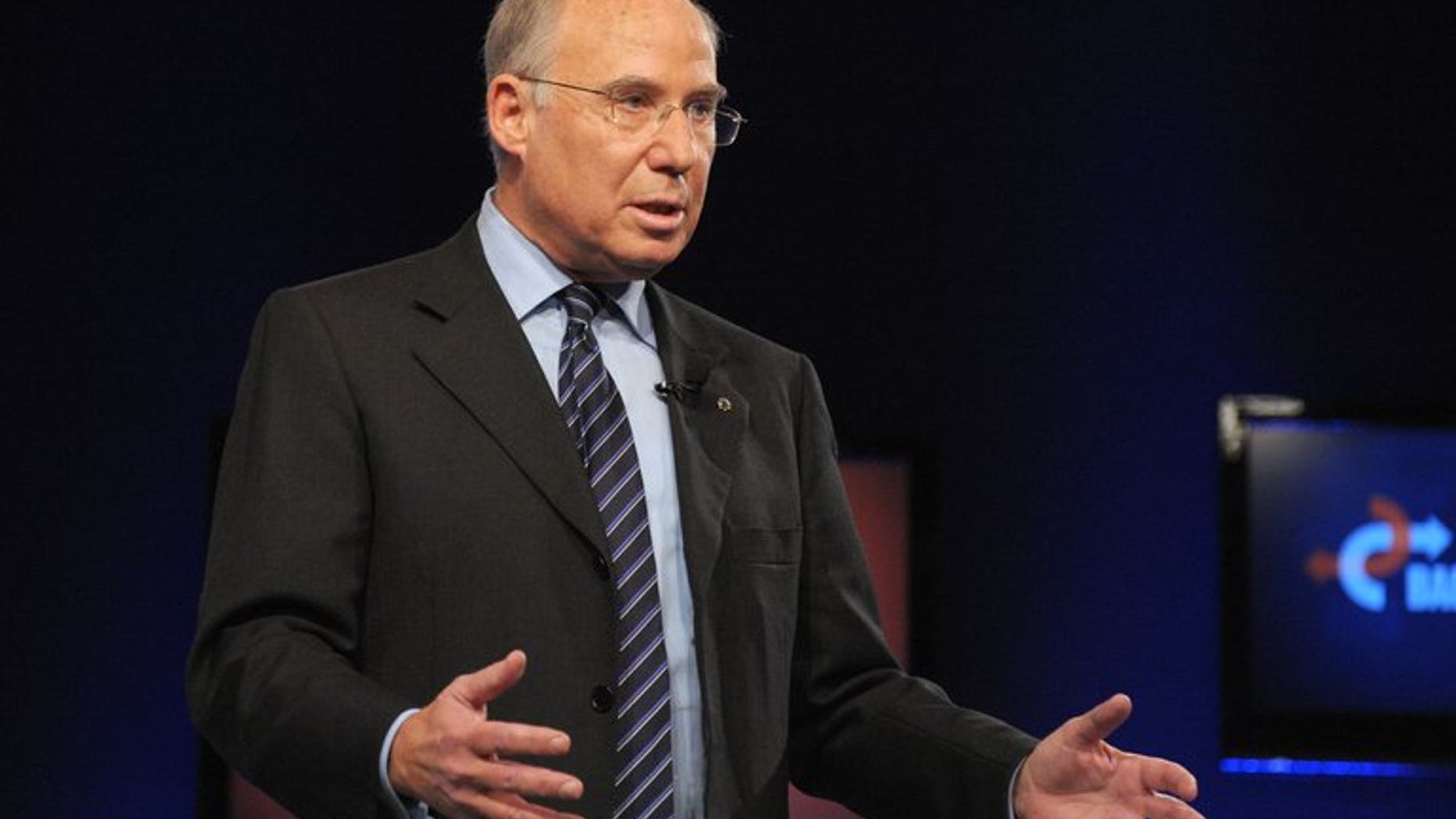 Jacob Frenkel talks during a televised CNBC session during the World Economic Forum in Davos on January 27, 2010. Frenkel, named to become the new governor of Israel's central bank, said Monday he was rejecting the post after an investigation against him on a shoplifting allegation.