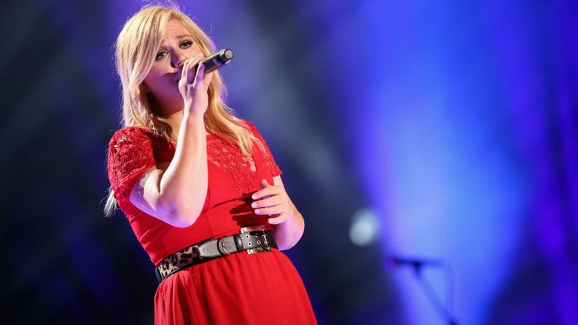 US singer Kelly Clarkson performs during the 2013 CMA Music Festival on June 8, 2013 at LP Field in Nashville, Tennessee. The British government has blocked Clarkson from taking a ring once owned by author Jane Austen out of the country, a minister said on Thursday.