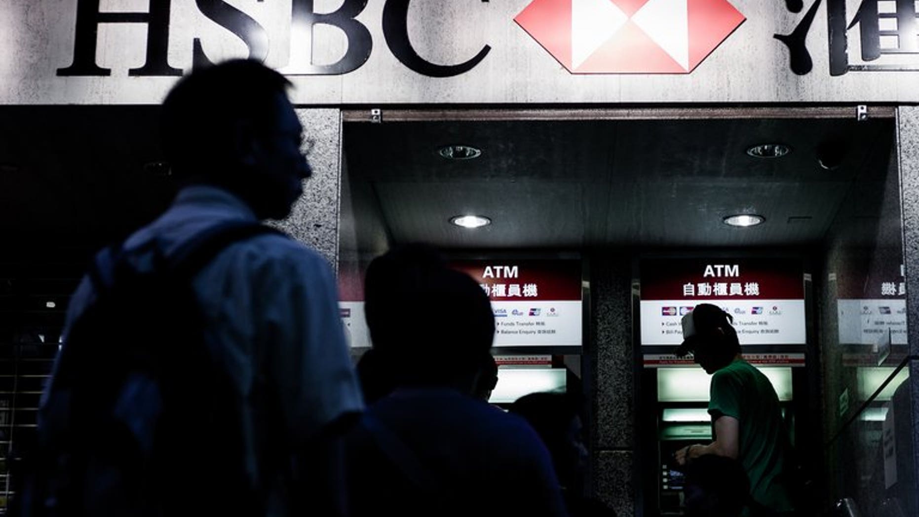 Global banking giant HSBC is closing the accounts of foreign diplomats in Britain and giving them 60 days to move their money, a report said Sunday.