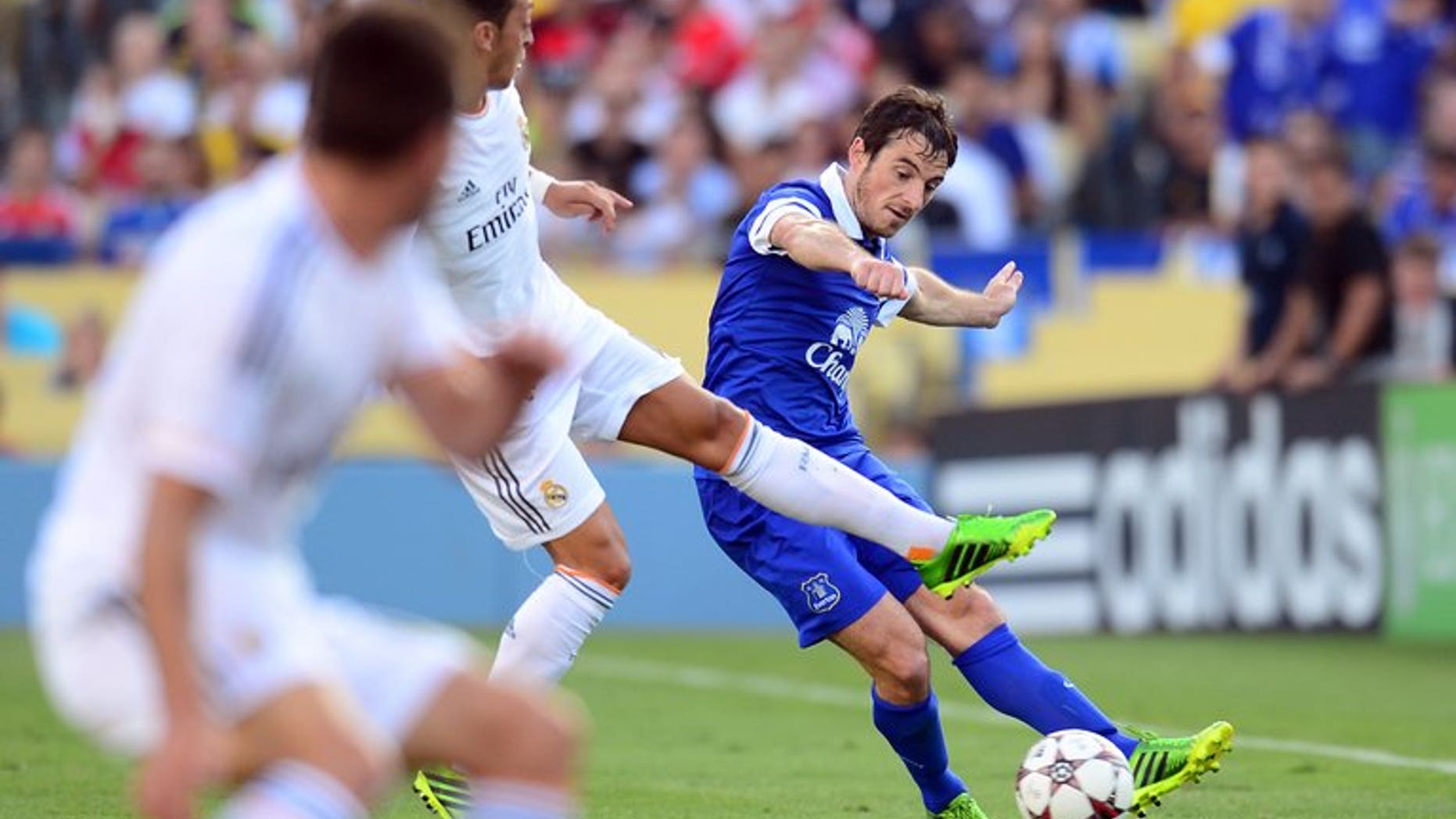 Leighton Baines of Everton at Dodger Stadium in Los Angeles on August 3, 2013. Everton manager Roberto Martinez said on Wednesday that he does not expect Premier League rivals Manchester United to submit another bid for Baines.