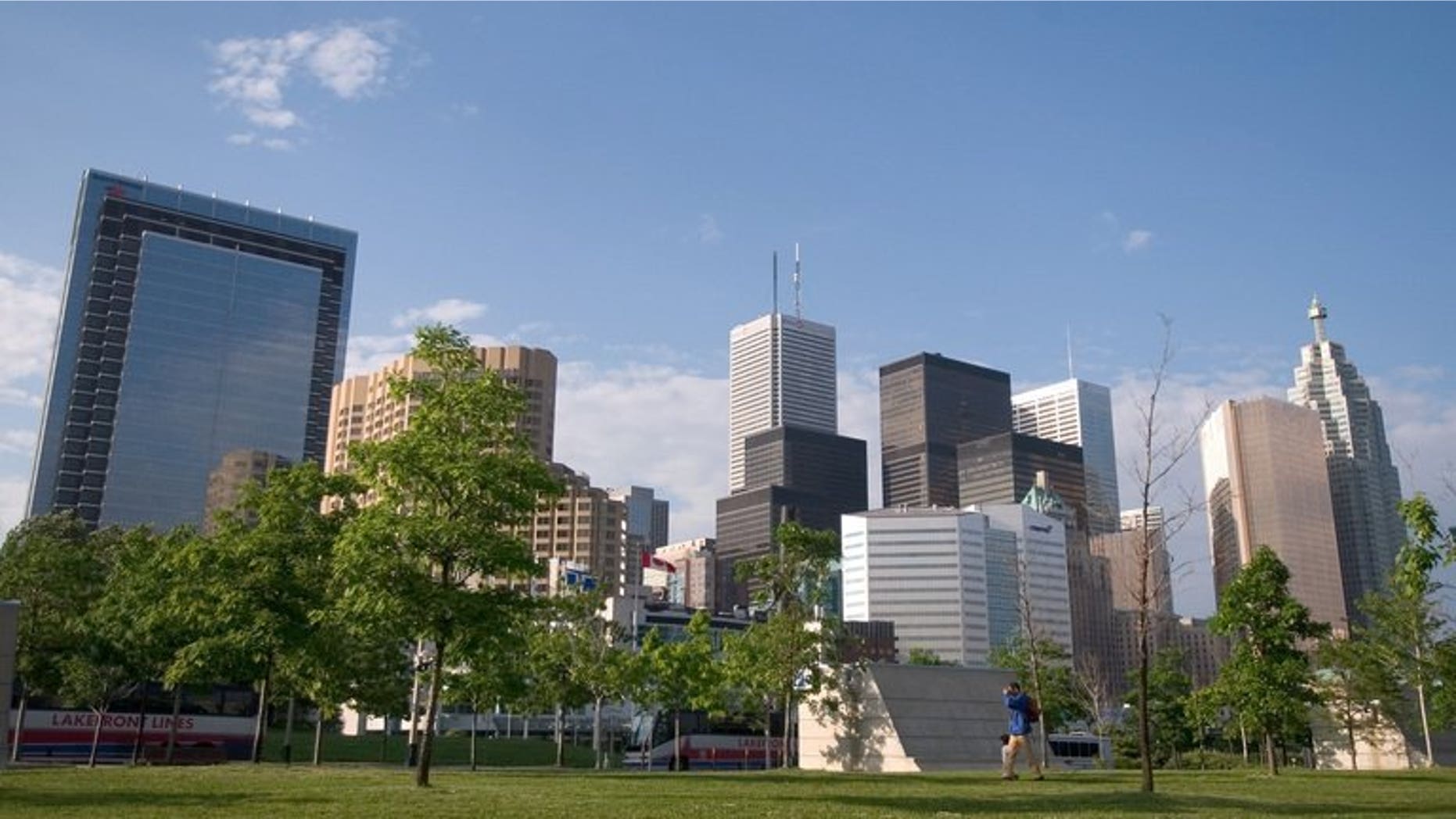 A view of the Toronto skyline taken on June 5, 2006. A Canadian policeman appeared in court Tuesday to face a second-degree murder charge in the fatal police shooting of a knife-wielding teenager on a Toronto streetcar last month.