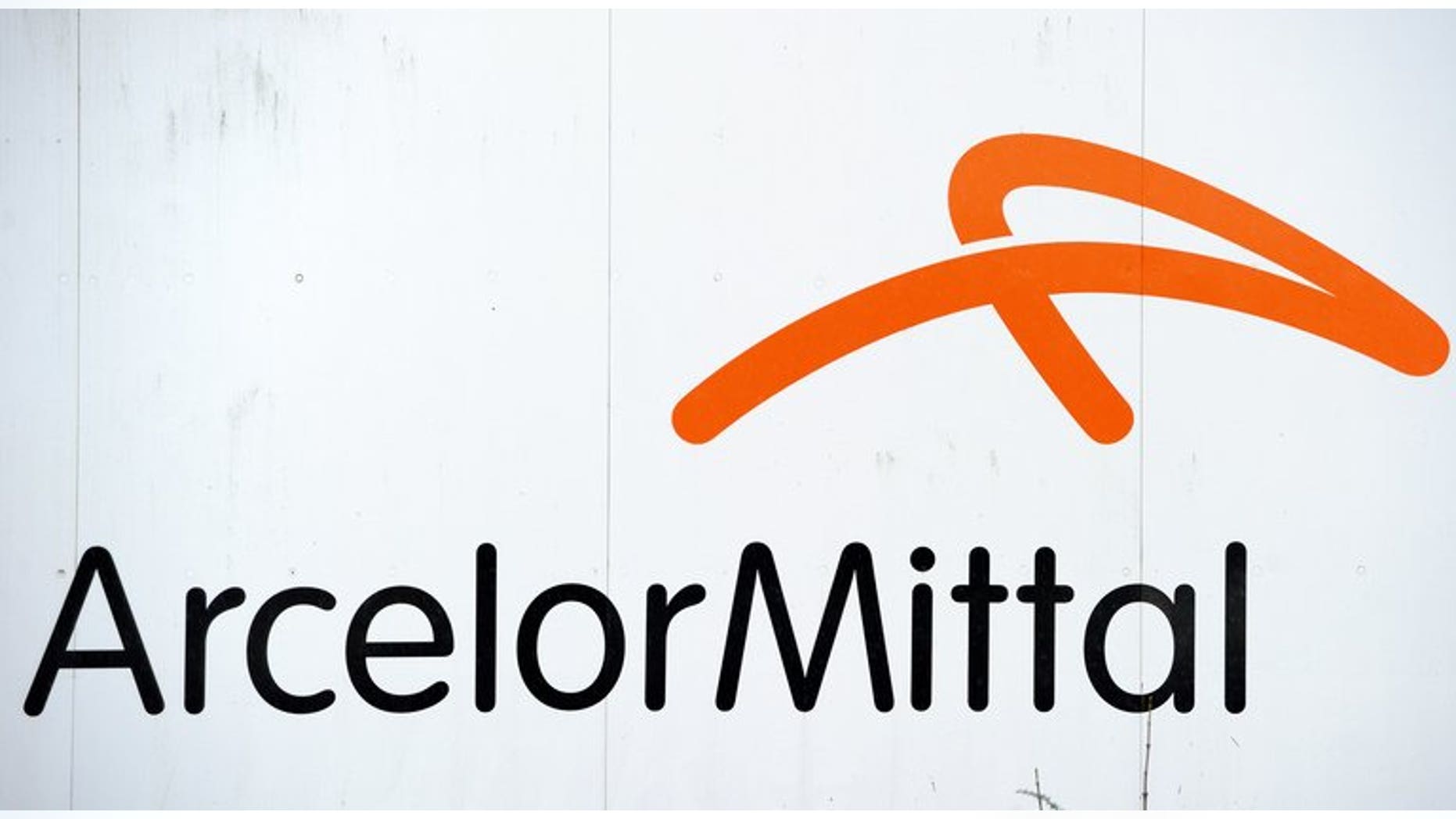 The Senegalese government has won an initial ruling in an international arbitration case concerning an iron mining project in the southeast of the country, steel giant ArcelorMittal said.