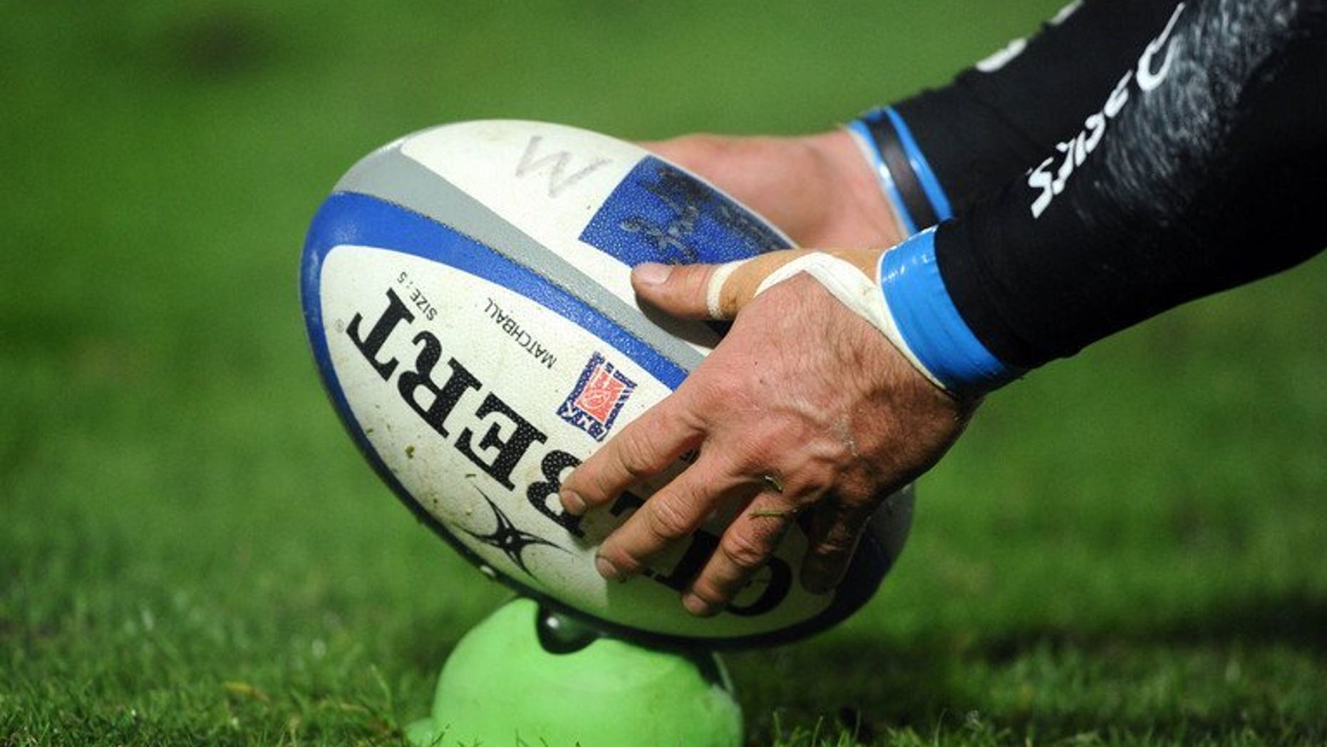 Canada's Graeme Mew has been asked to mediate in the ongoing row over the future of the European Cup, tournament chiefs announced Friday.