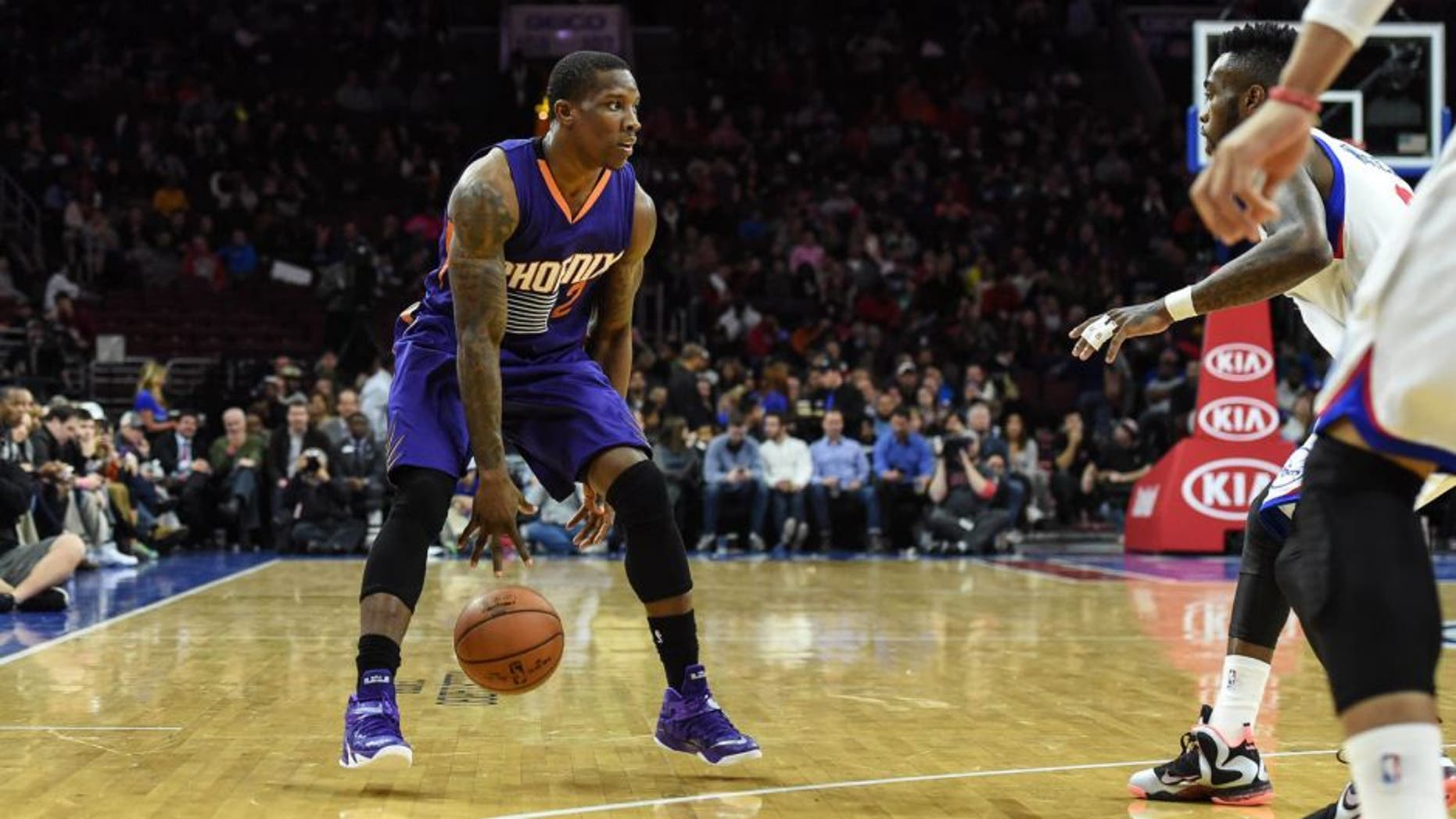 Nov 21, 2014; Philadelphia, PA, USA; Phoenix Suns guard Eric Bledsoe (2) dribbles the ball during the second quarter of the game against the Philadelphia 76ers at the Wells Fargo Center. Mandatory Credit: John Geliebter-USA TODAY Sports