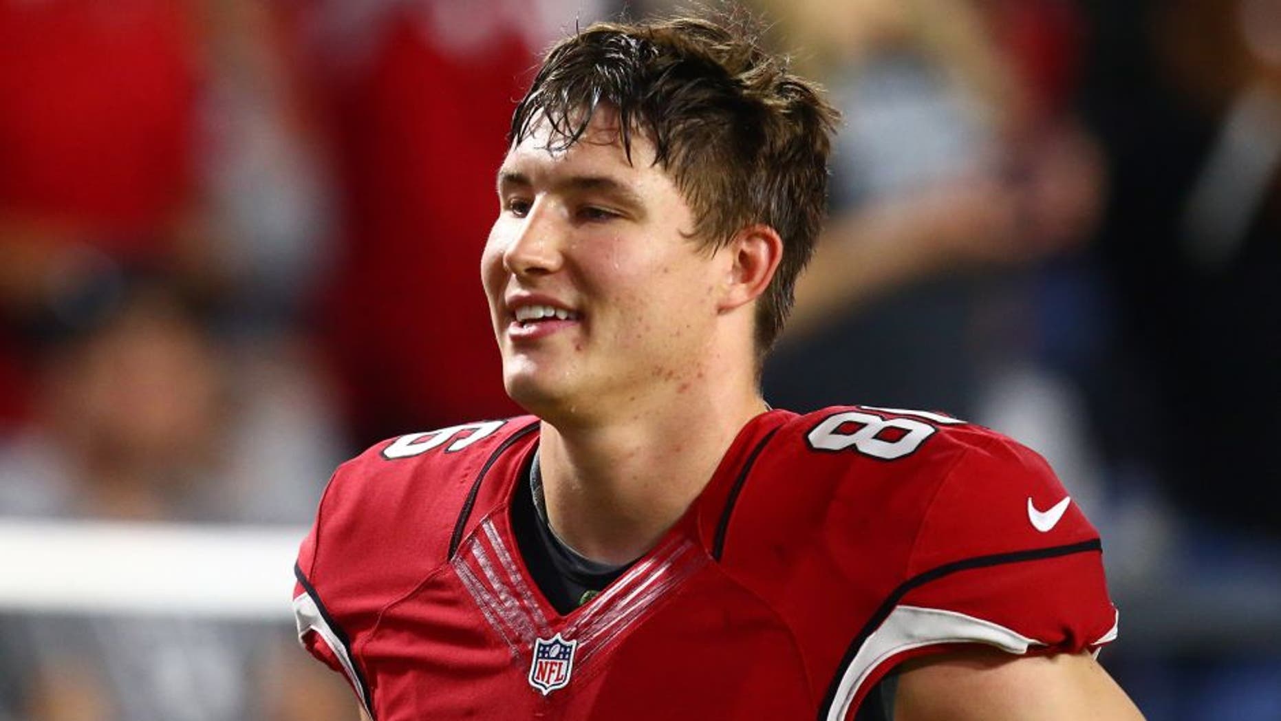 Aug 12, 2016; Glendale, AZ, USA; Arizona Cardinals long snapper Kameron Canaday (86) against the Oakland Raiders during a preseason game at University of Phoenix Stadium. Mandatory Credit: Mark J. Rebilas-USA TODAY Sports