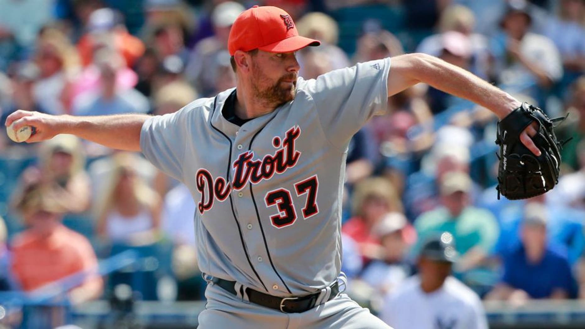Mar 2, 2016; Tampa, FL, USA; Detroit Tigers starting pitcher Mike Pelfrey (37) throws a pitch during the first inning against the New York Yankees at George M. Steinbrenner Field. Mandatory Credit: Kim Klement-USA TODAY Sports