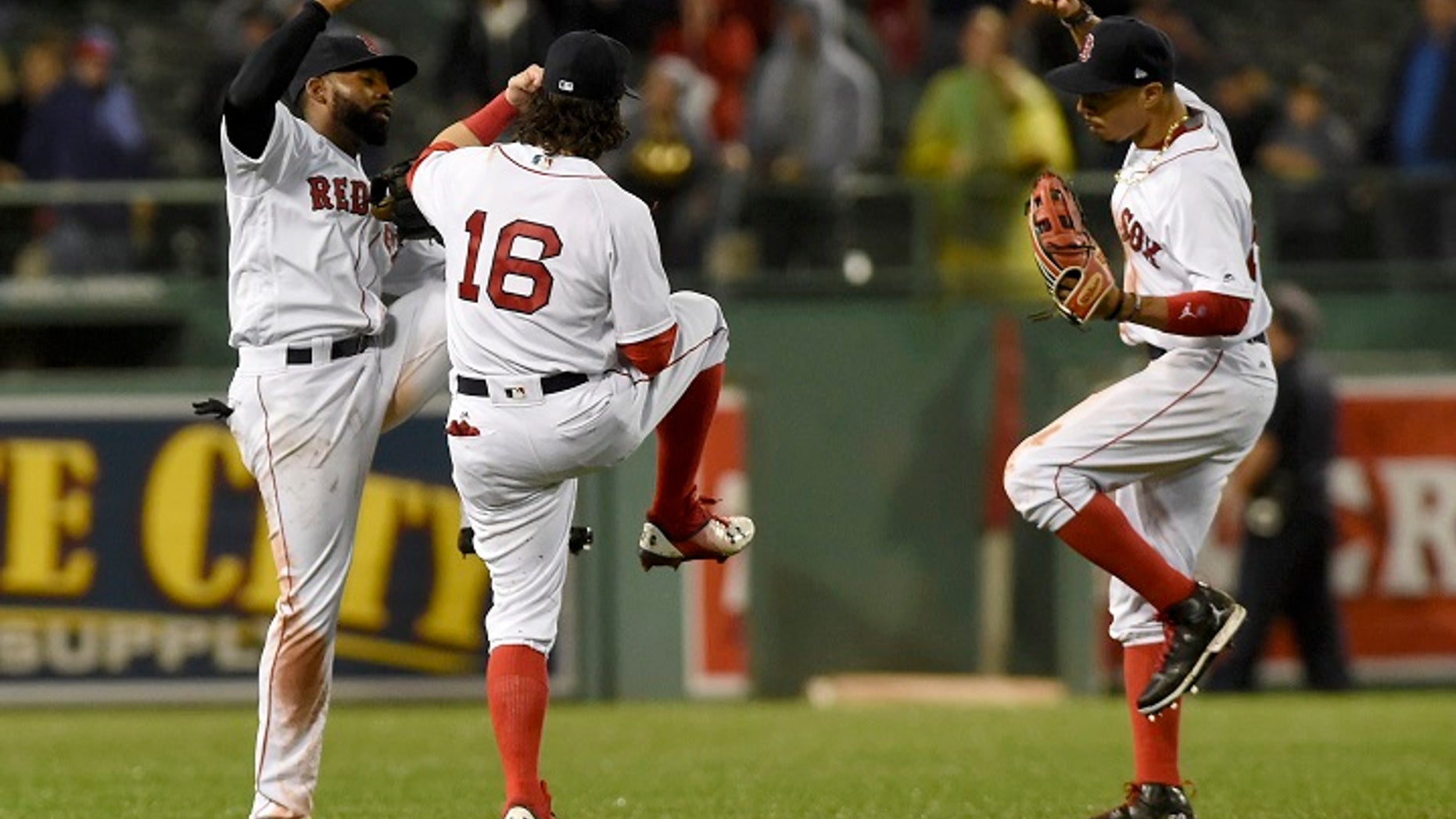 The Boston Red Sox reportedly gave video evidence to MLB's office that proves the New York Yankees stole signs from them.