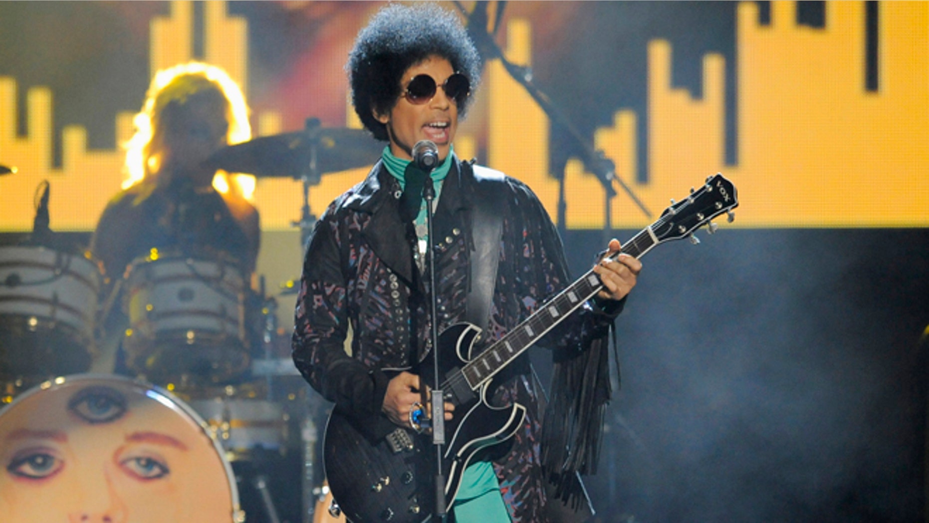 A judge has confirmed that Prince's 6 siblings are heirs to his estate.