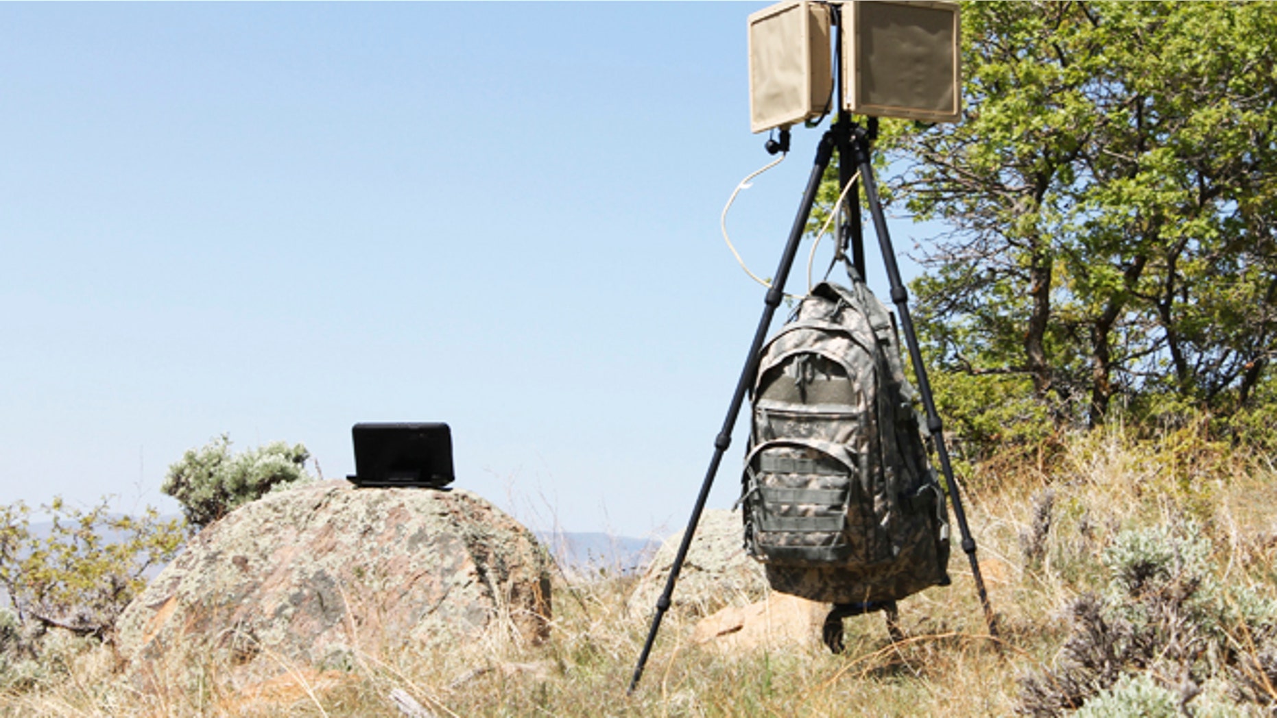 The world's first radar kit to fit into a backpack helps a solider monitor his surroundings -- preventing a surprise ambush.