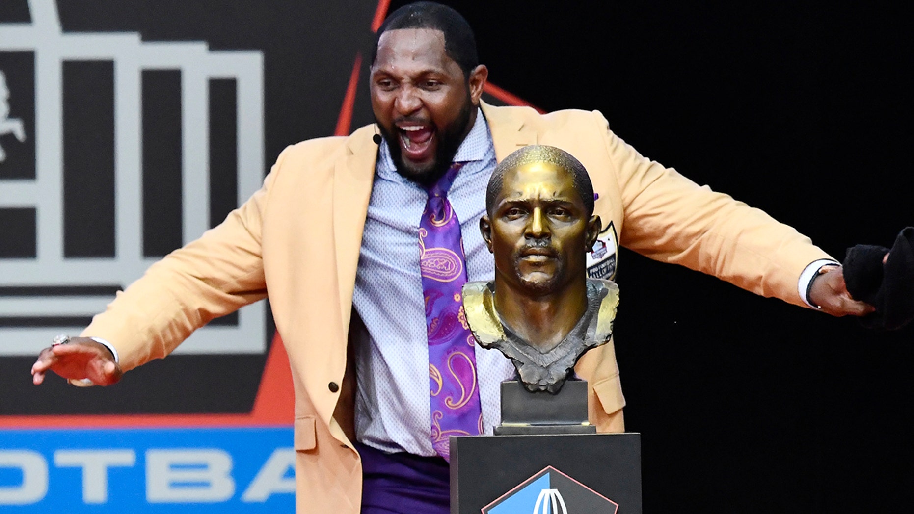 Ray Lewis Urges Togetherness In Hall Of Fame Speech After Randy Moss ...