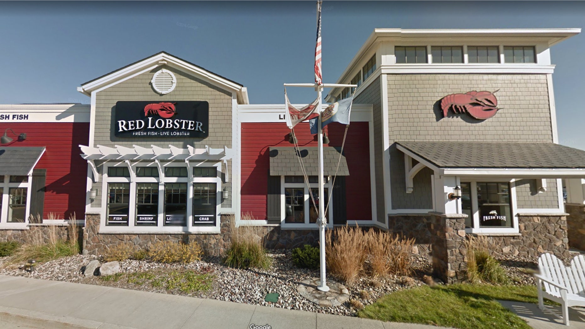 A Red Lobster in Rochester, Minn. is under fire for allegedly discriminating against a Muslim family.
