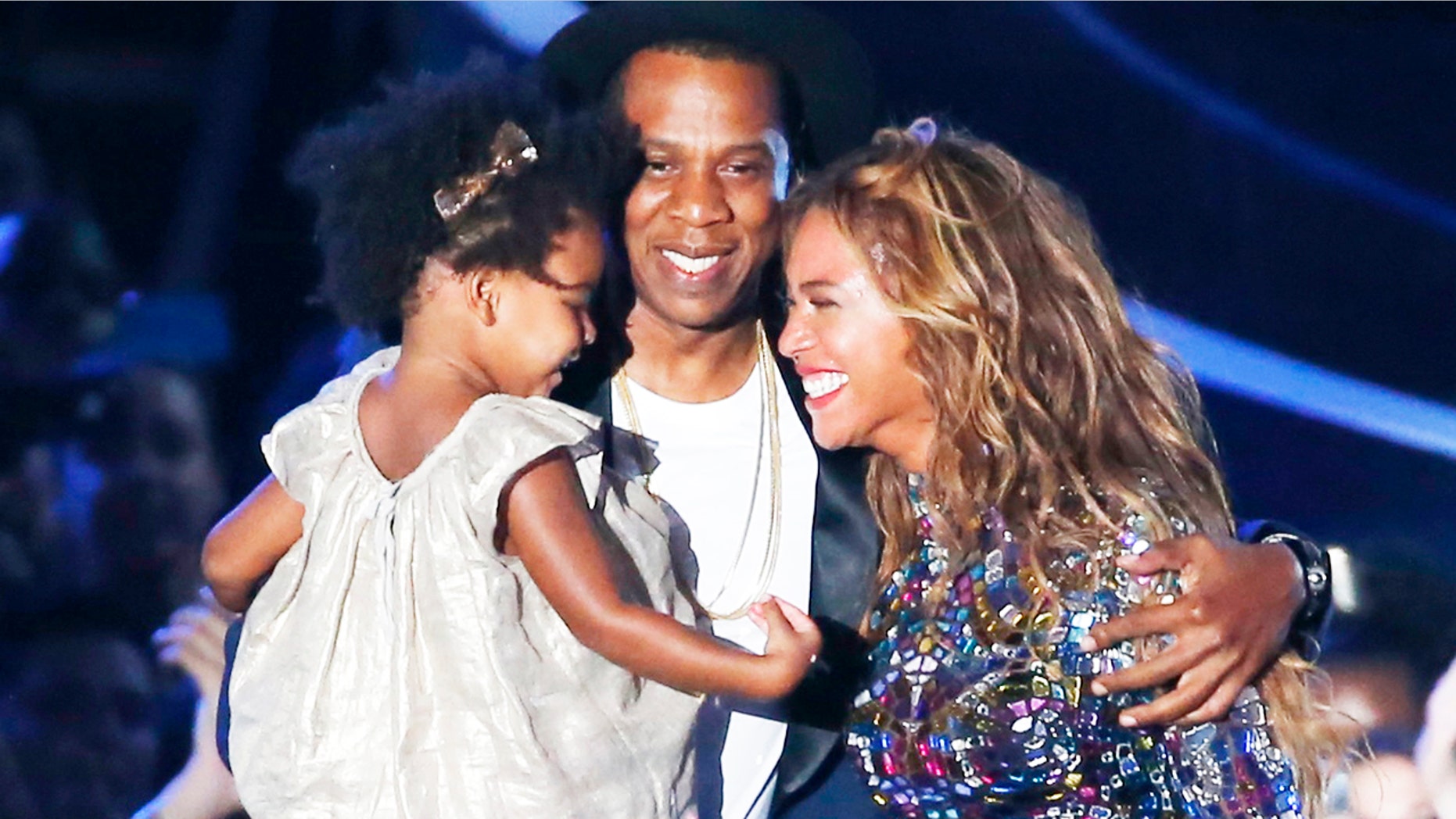 Superstars Beyonce and Jay Z are looking for a luxurious new house for their growing family.