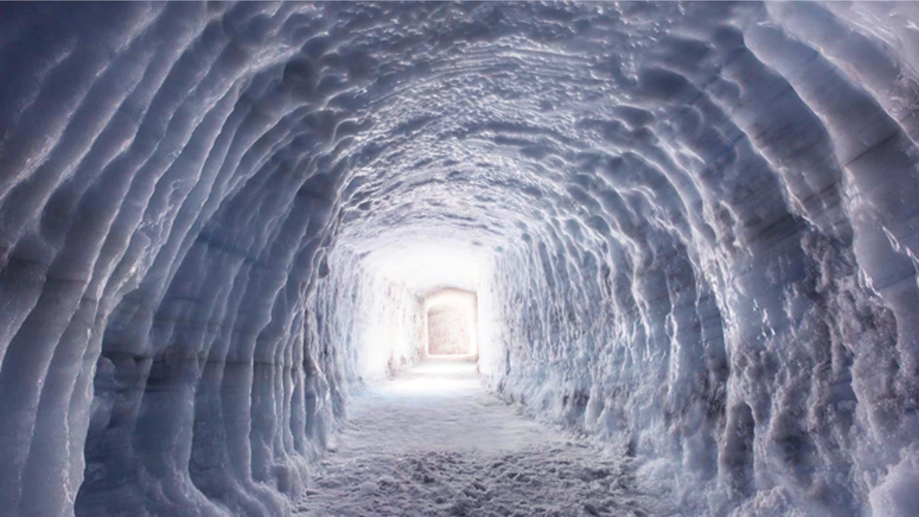 A look deep into the glacier.