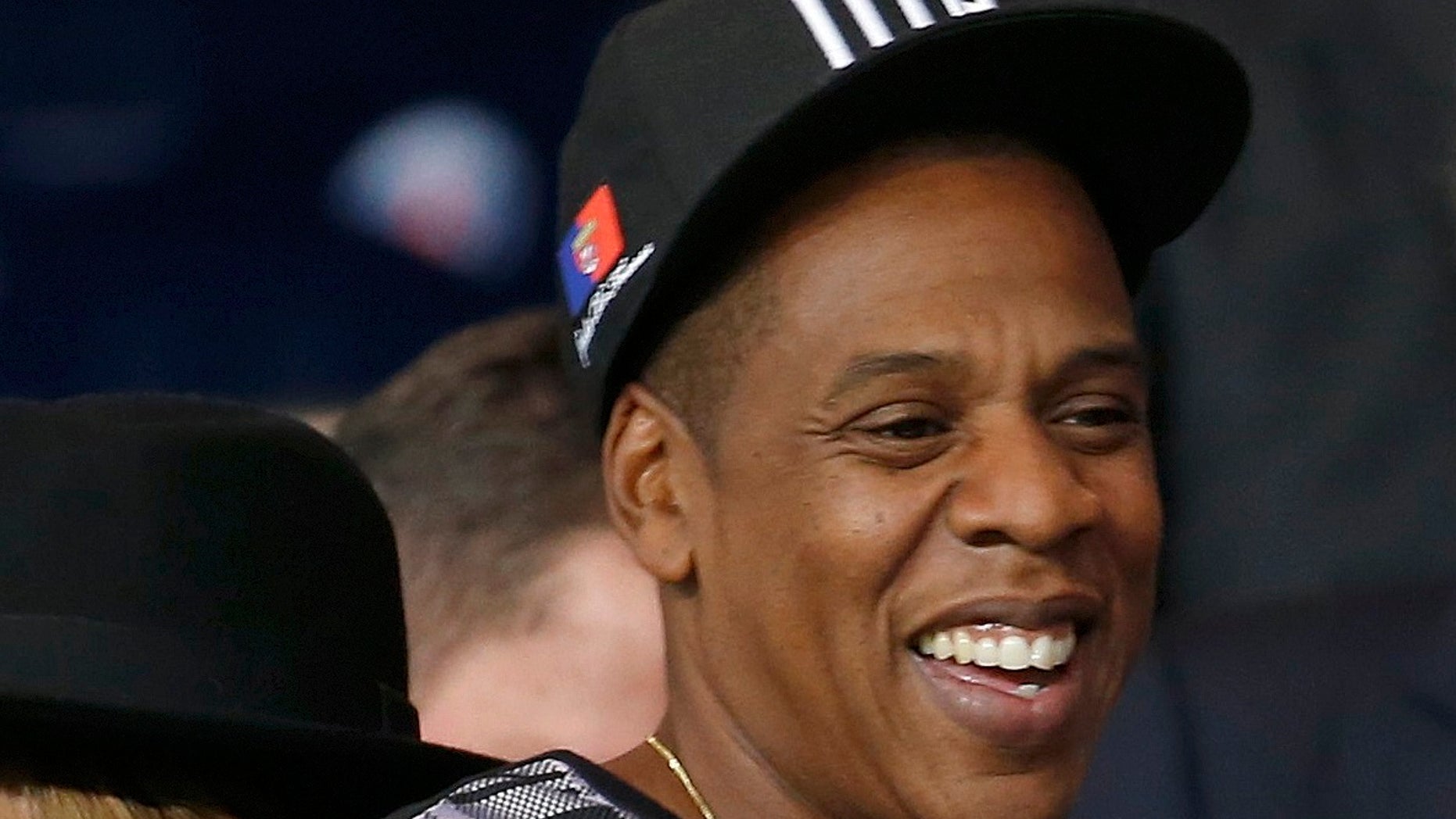 Rapper Jay-Z reportedly racked up a $90,000 bar tab and left a sizable tip over the weekend.