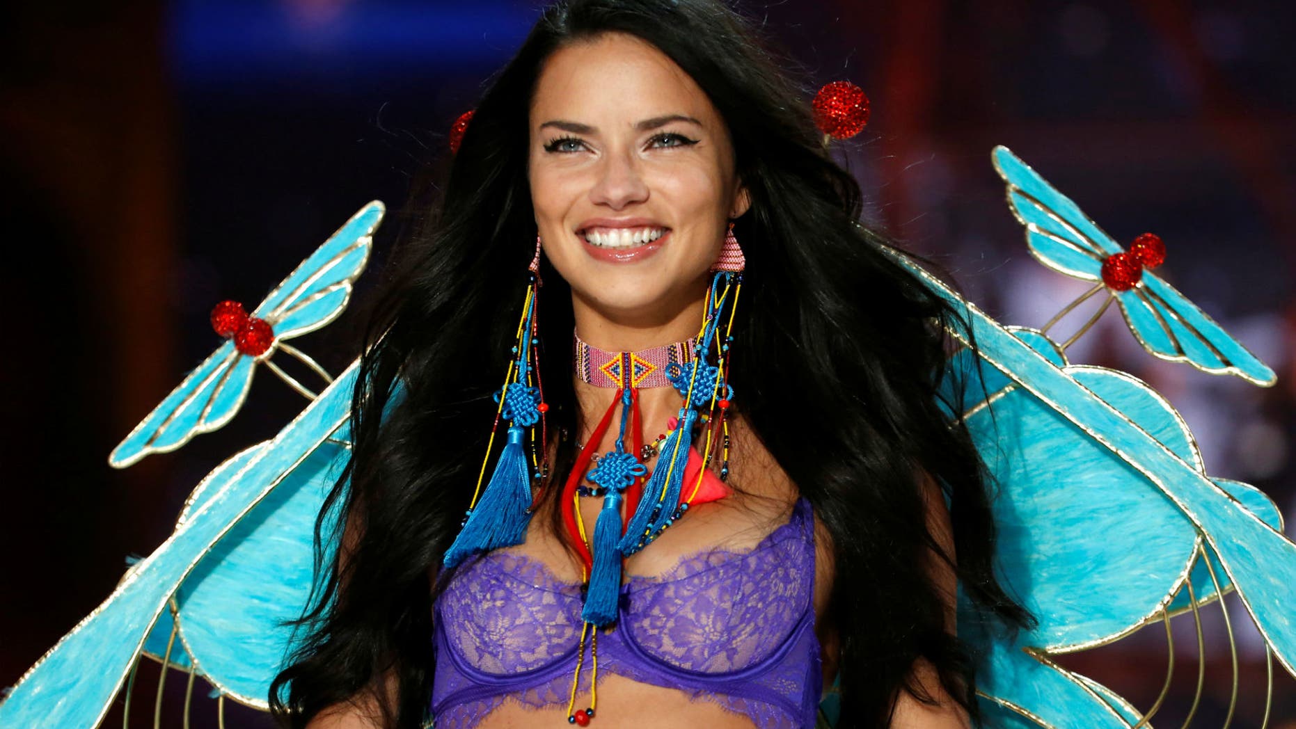 Model Adriana Lima presents a creation during the 2016 Victoria's Secret Fashion Show at the Grand Palais in Paris, France, November 30, 2016. REUTERS/Charles Platiau