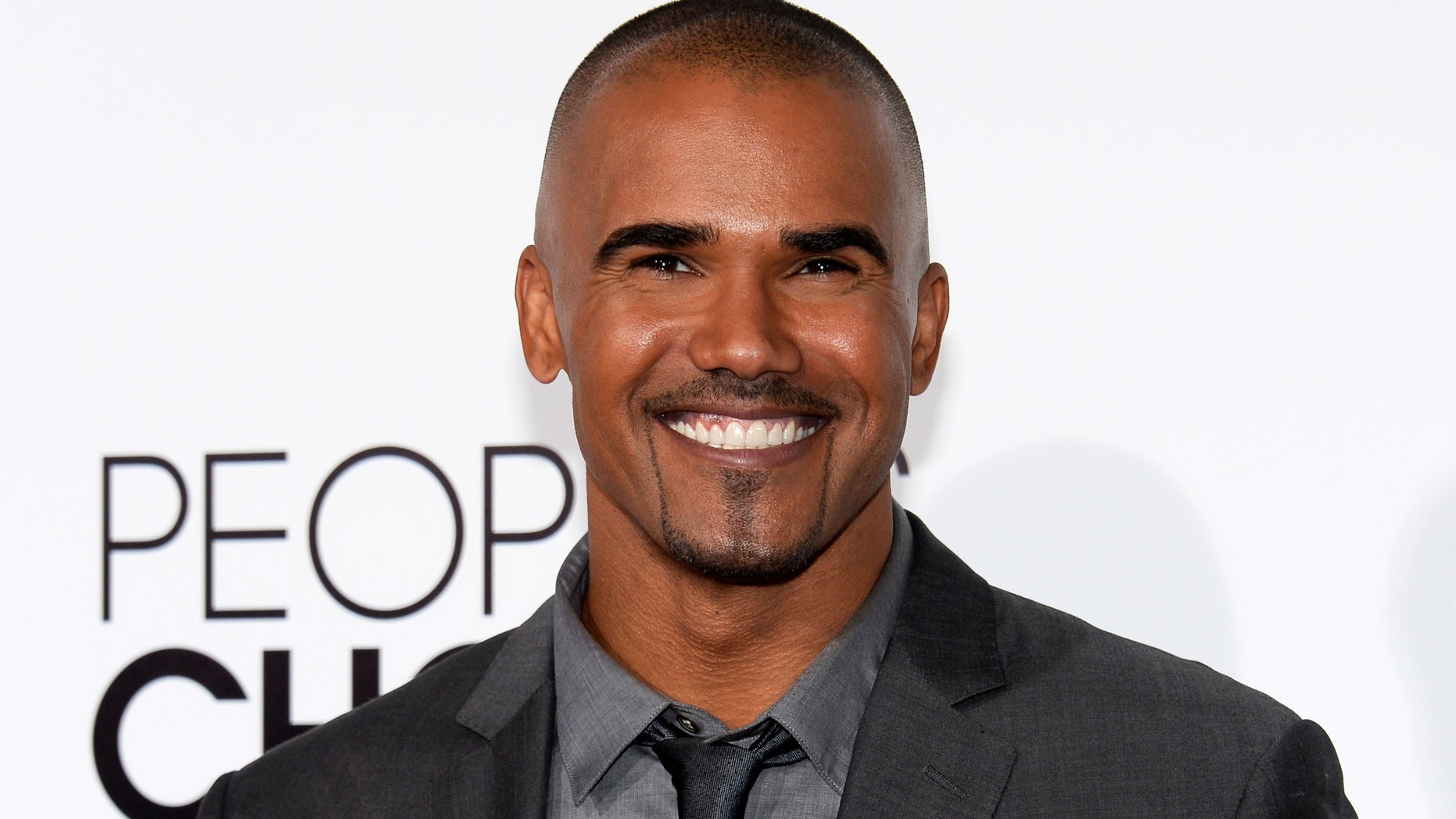 Actor Shemar Moore arrives at the 2014 People's Choice Awards in Los Angeles, California January 8, 2014.