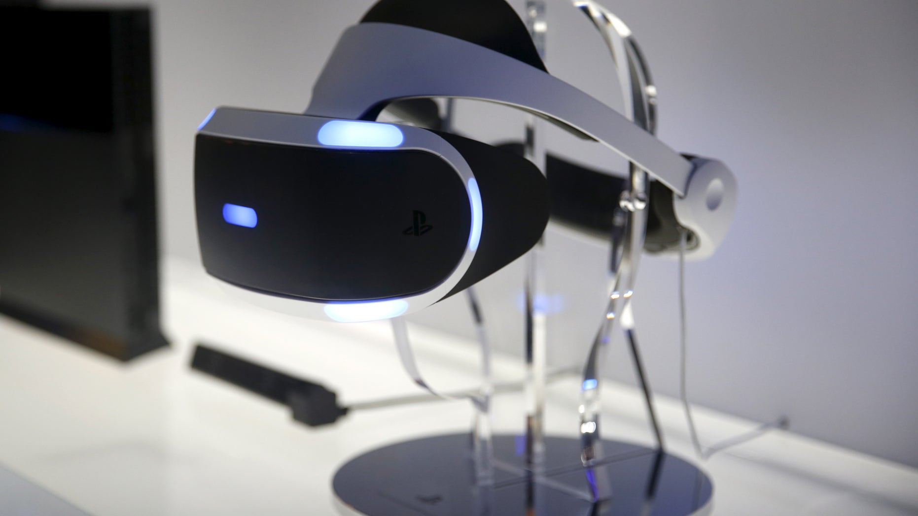 File photo: A Sony PlayStation virtual reality headset is seen at the Electronic Entertainment Expo, or E3, in Los Angeles, California, United States, June 16, 2015. (REUTERS/Lucy Nicholson)