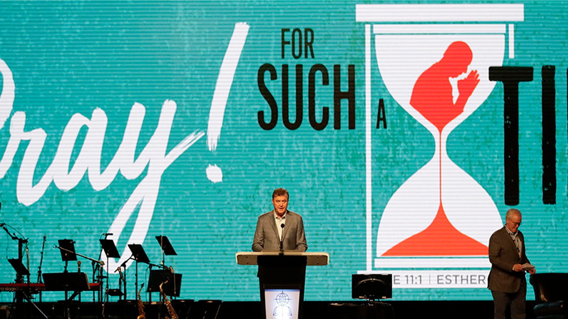 Dr. Steve Gaines gives the president's address during the Southern Baptist Convention annual meeting, Tuesday, June 13, 2017, in Phoenix. (AP Photo/Matt York)