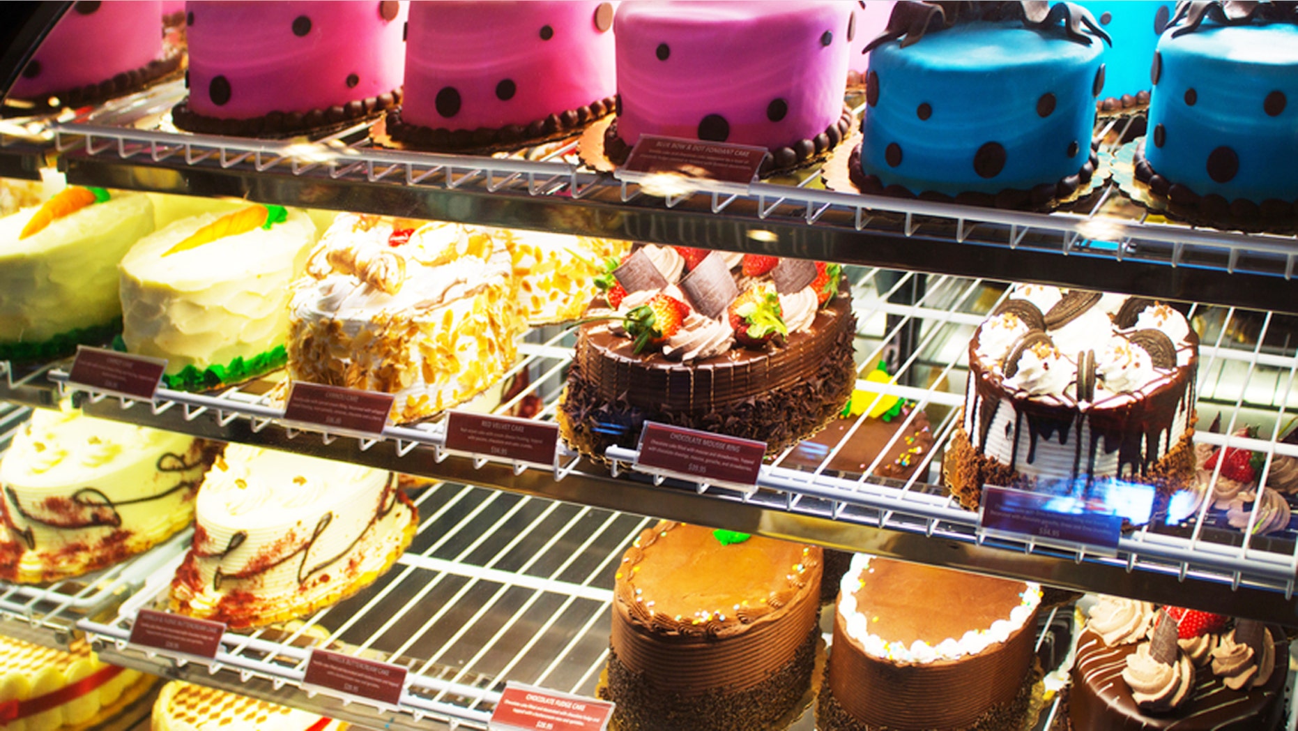 The British government wants restaurant sweets and treats to be less sugary.