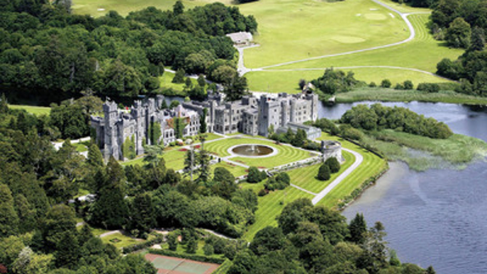 This luxury hotel within a renovated 13th-century castle has modern amenities with regal charm.