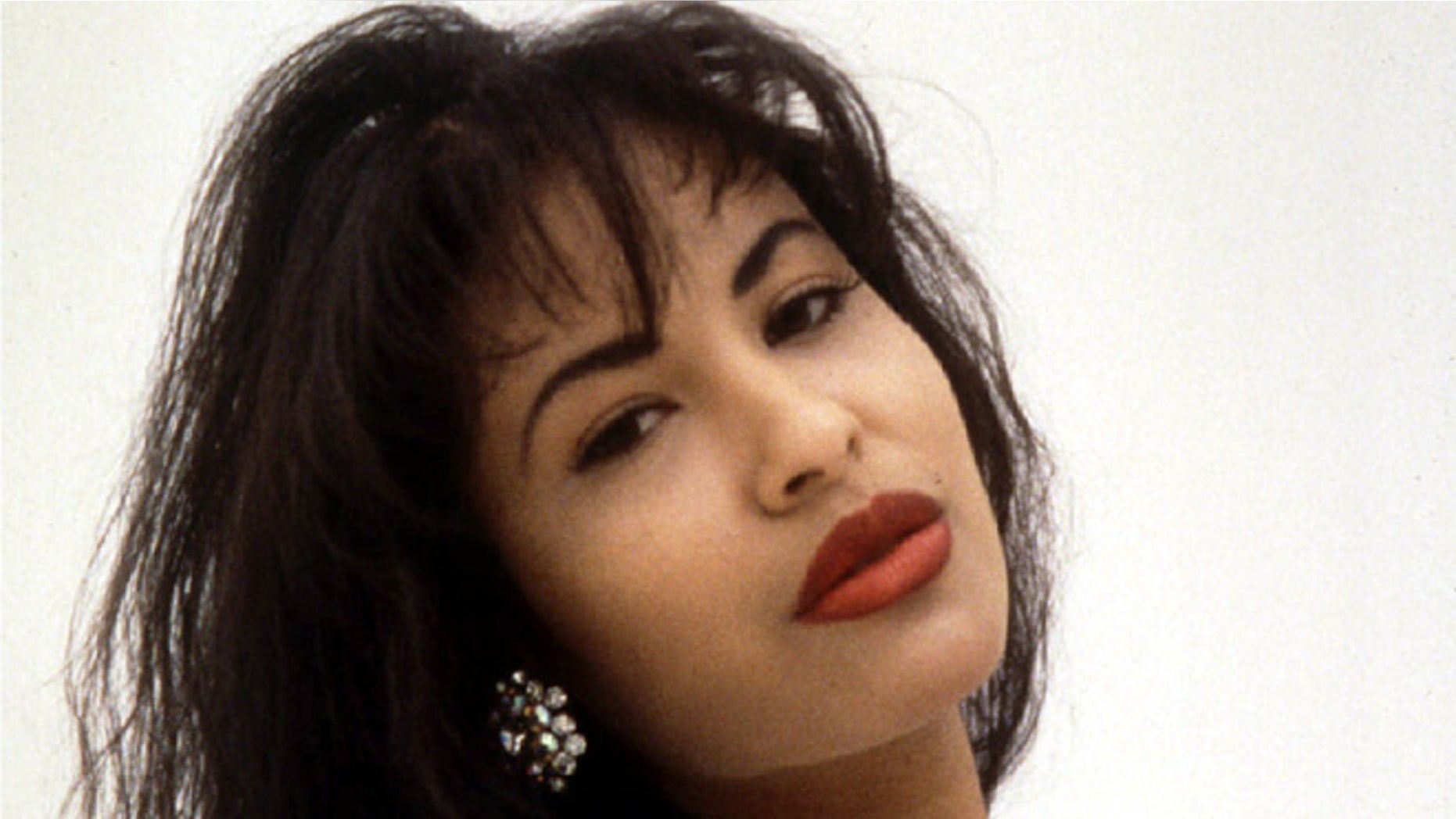 A Texas judge allowed a lawsuit against Tejano music superstar Selena's widower to continue.