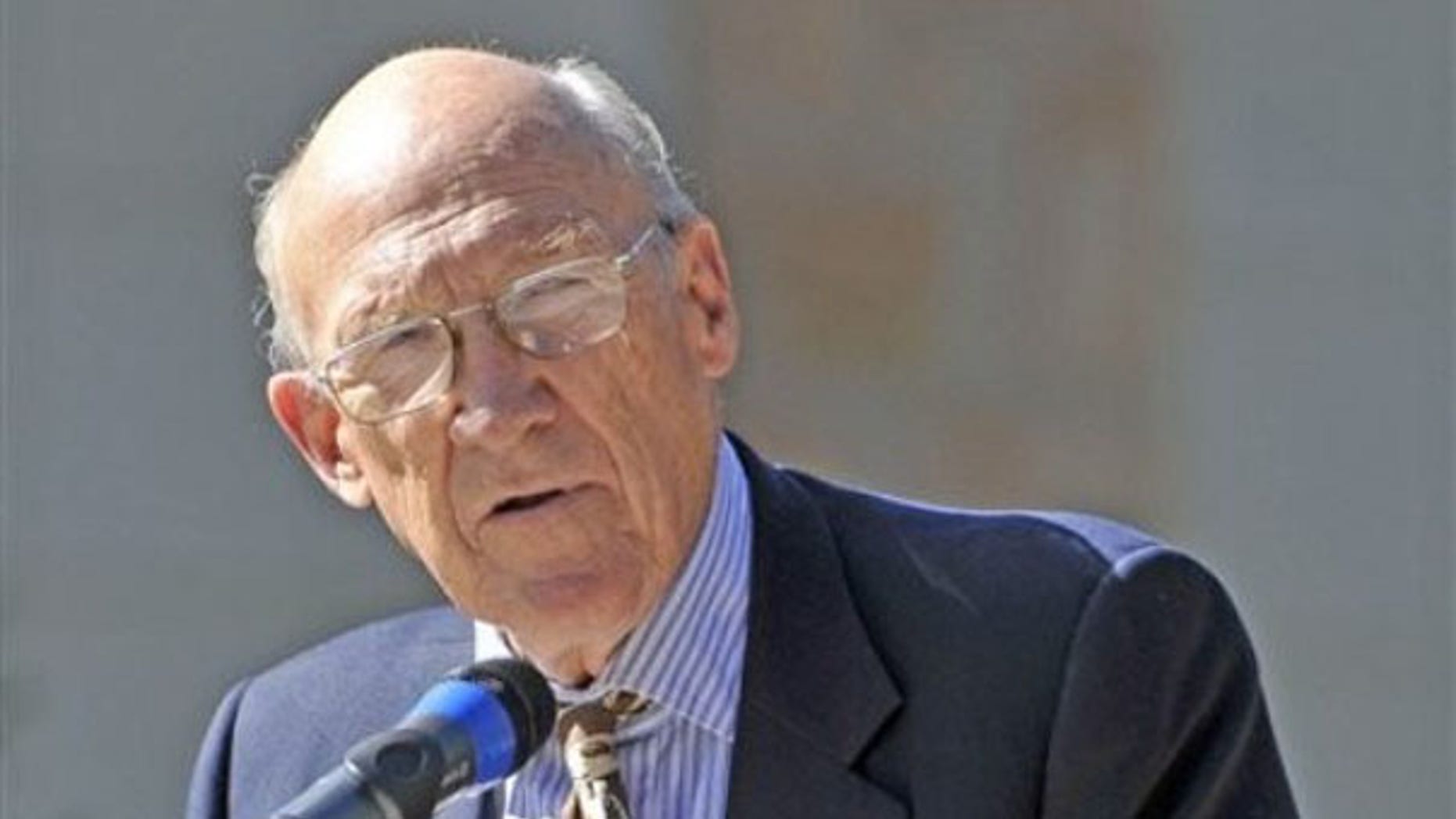 Former Sen. Alan Simpson speaks during a dedication ceremony on the University of Wyoming campus Sept. 10, 2009, in Laramie, Wyo. (AP Photo)