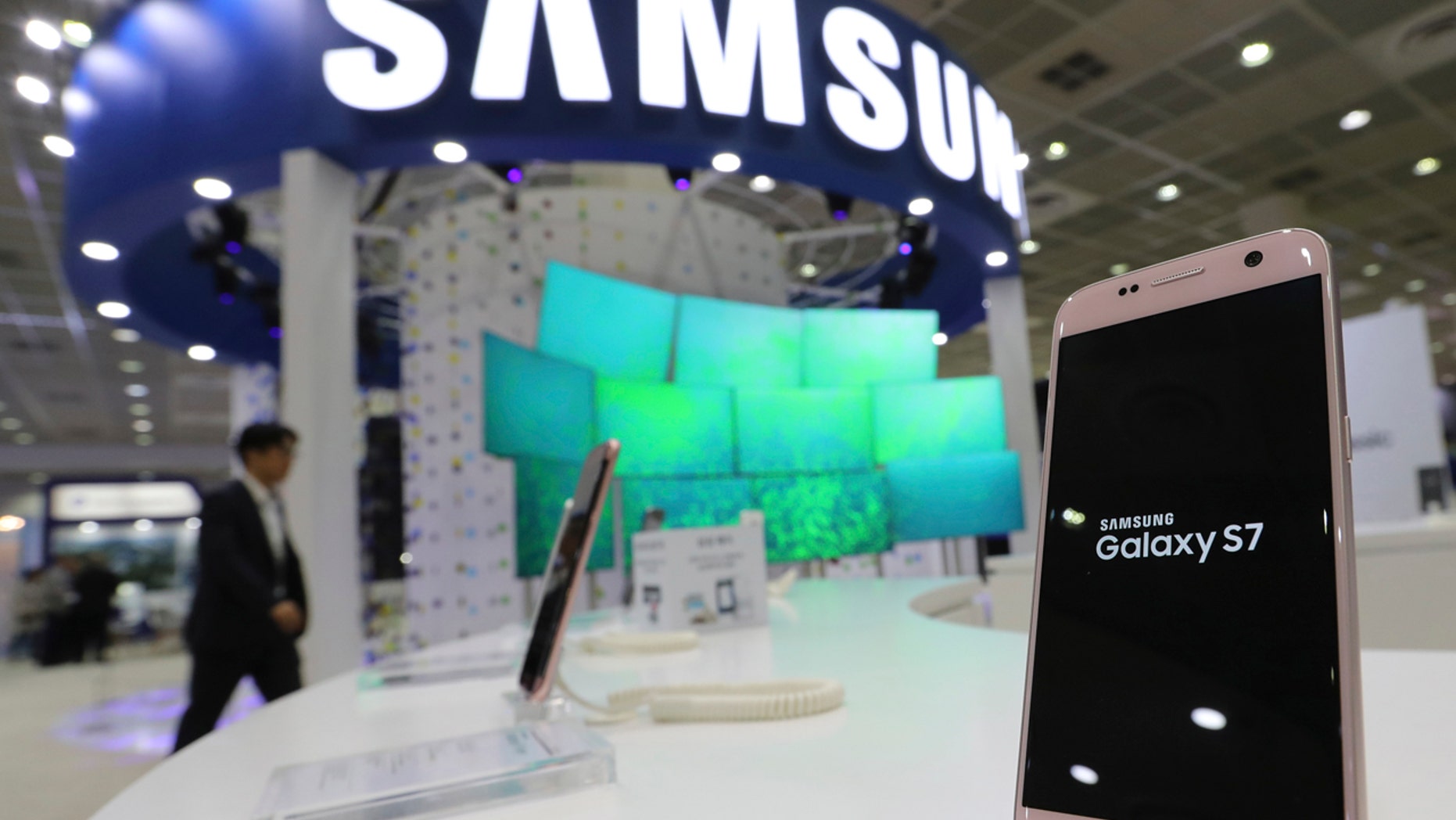 In this Oct. 26, 2016 photo, Samsung Electronics Galaxy S7 smartphone is displayed at Korea Electronics Show or KES in Seoul, South Korea.