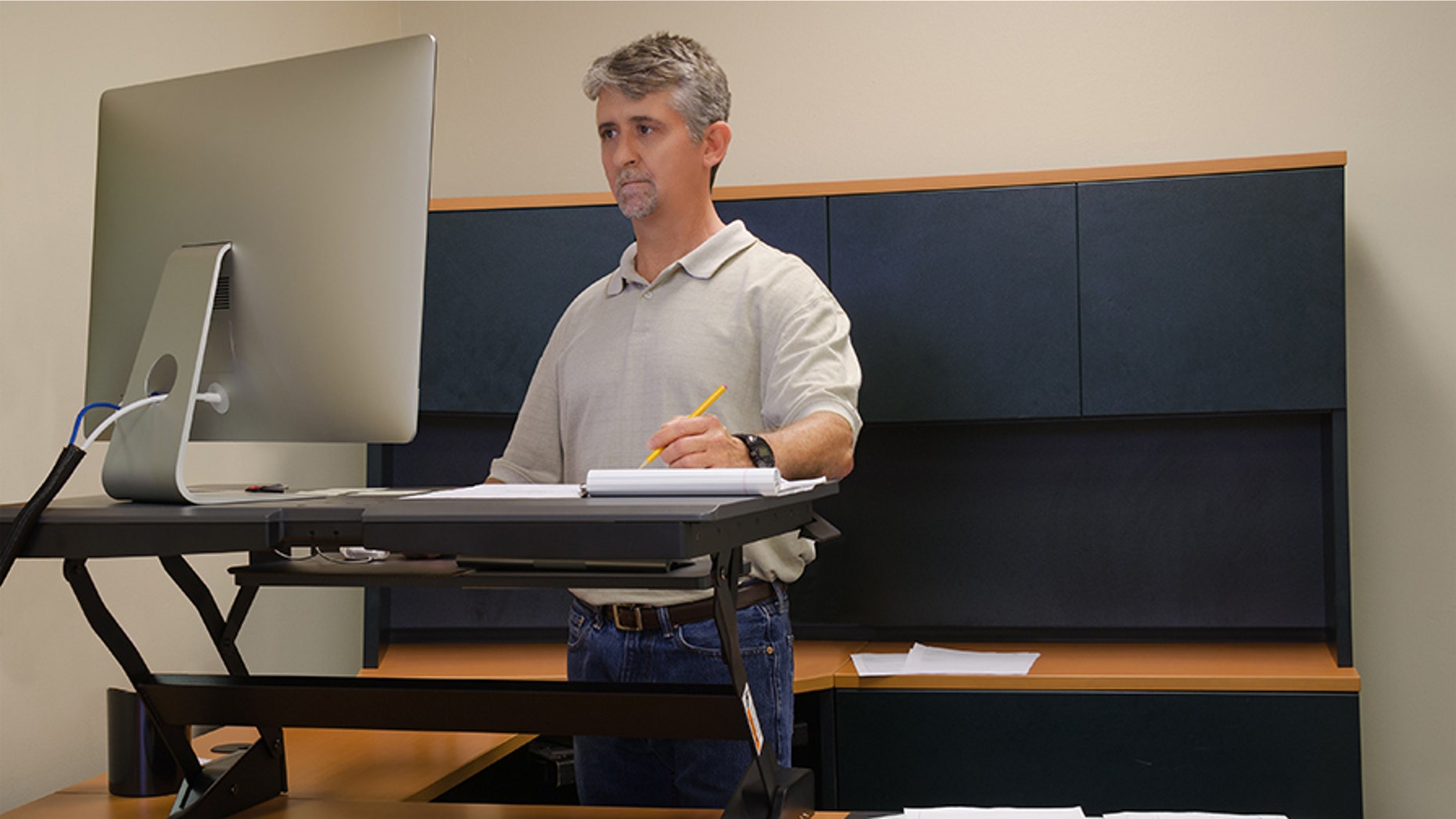 Using a standing desk for long periods of time can lead to "significant" discomfort and mental sluggishness, according to a new study.