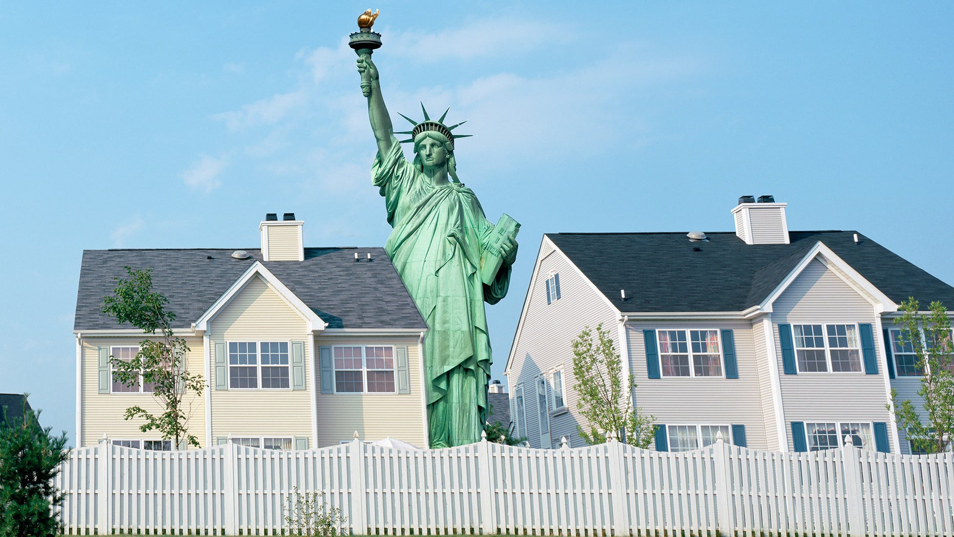 statue-suburbs
