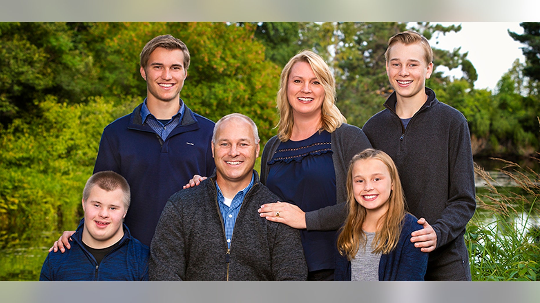 Pete Stauber and his wife Jodi with their four children; Levi, Luke, Isaac and Addilyn.