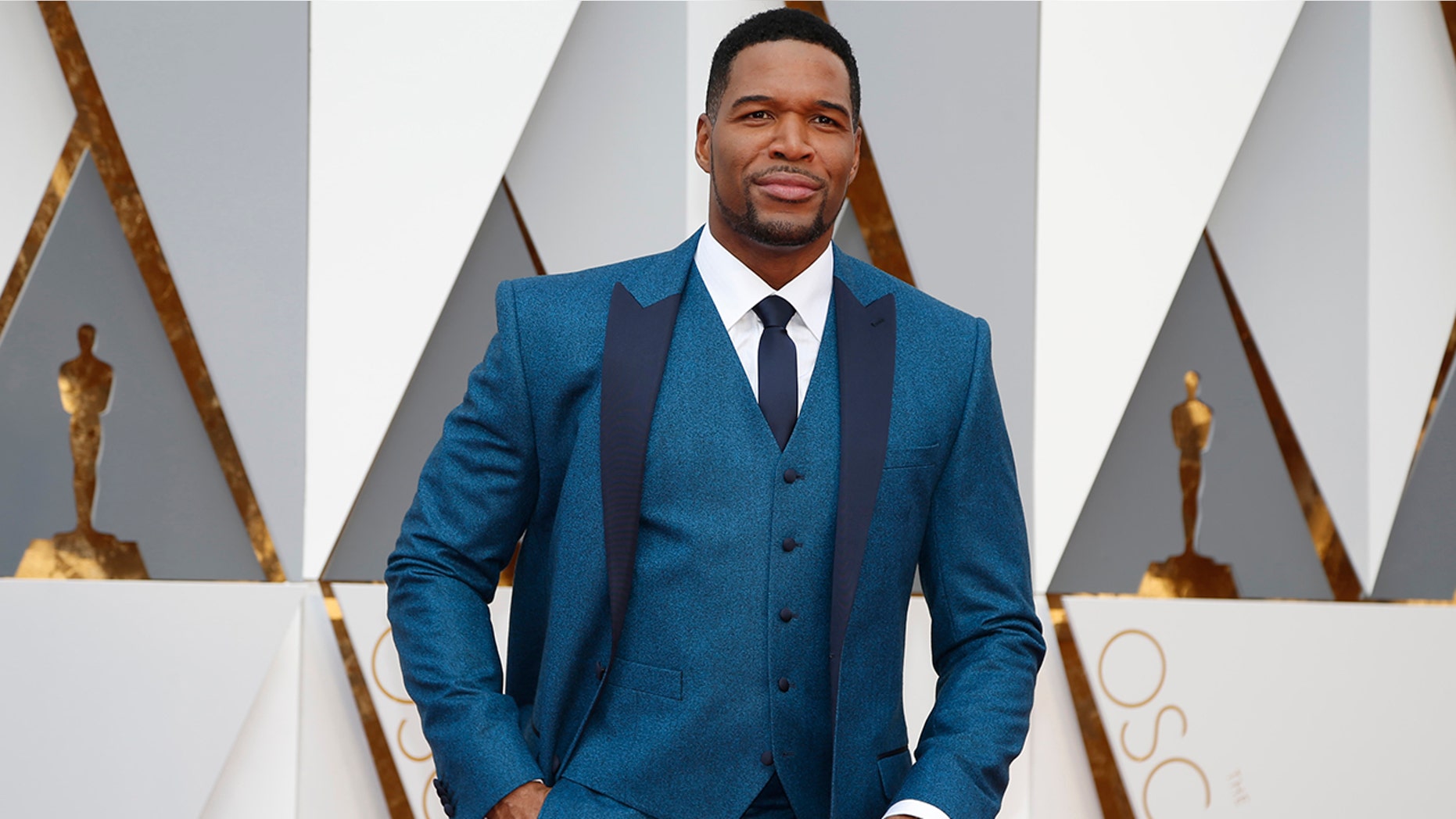 Television presenter Michael Strahan arrives at the 88th Academy Awards in Hollywood, California February 28, 2016. REUTERS/Lucy Nicholson - TB3EC2S1SKRJG