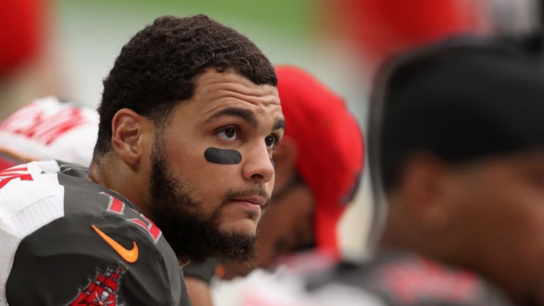 GLENDALE, AZ - SEPTEMBER 18: Wide receiver Mike Evans #13 of the Tampa Bay Buccaneers watches from the sidelines during the NFL game against the Arizona Cardinals at the University of Phoenix Stadium on September 18, 2016 in Glendale, Arizona. (Photo by Christian Petersen/Getty Images)