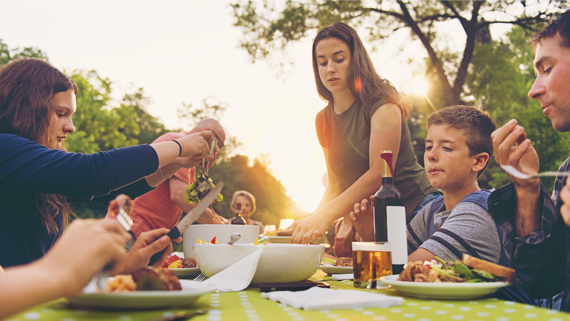 The average American kid thinks about food for 945 hours during the entirety of his/her teenage years — or a little over 39 solid days.
