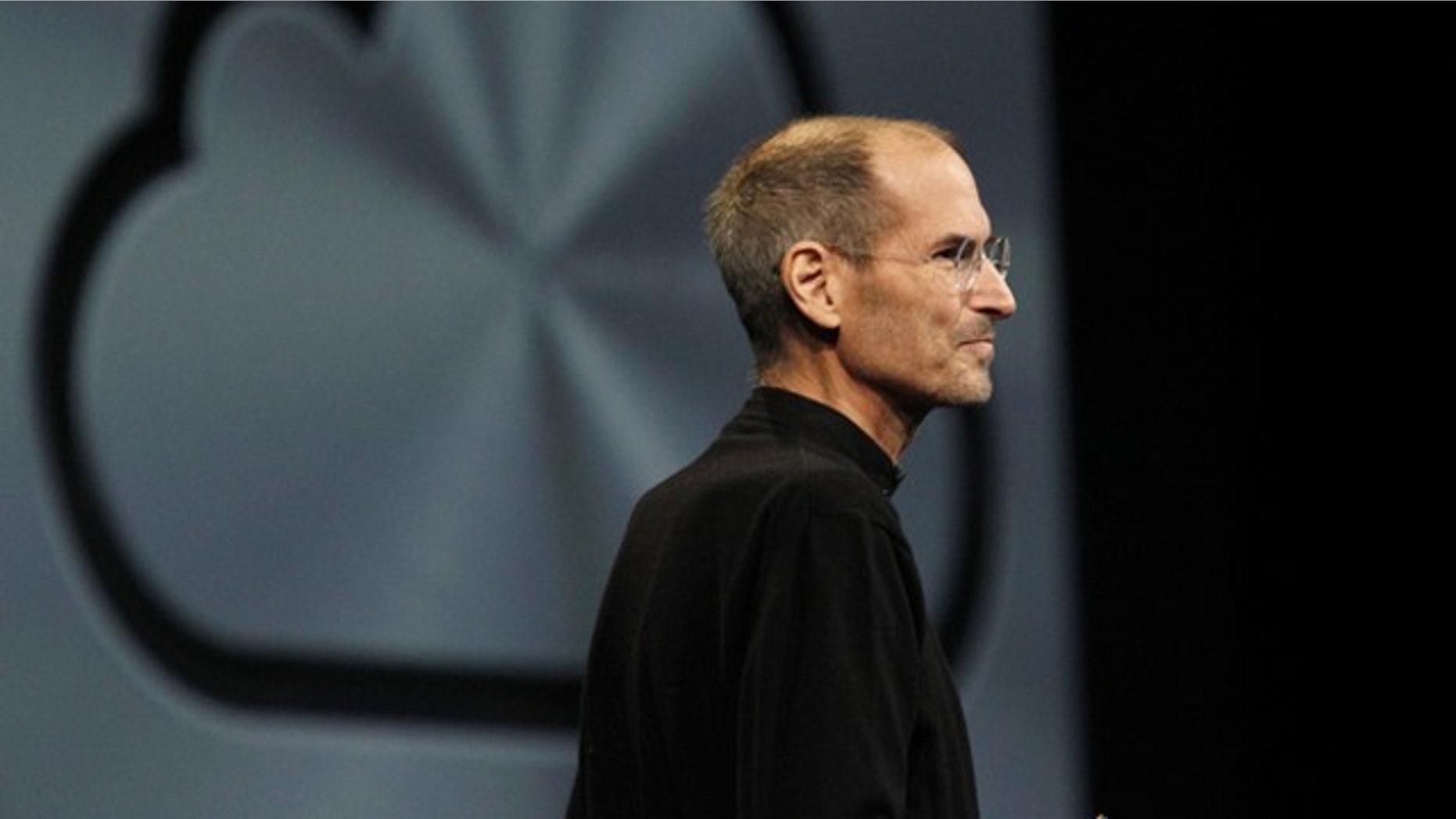 Steve Jobs announces iCloud at the WWDC 2011.