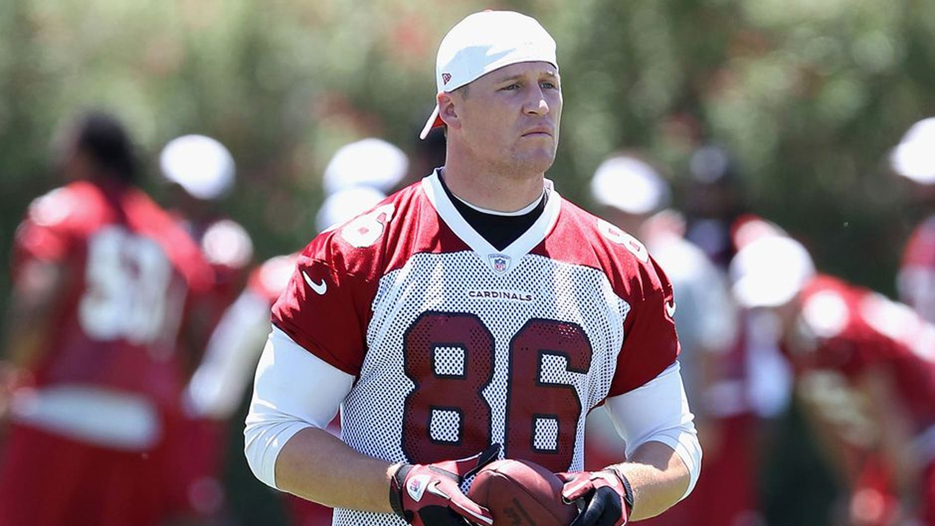 TEMPE, AZ - JUNE 13: Tight end Todd Heap #86 of the Arizona Cardinals practices in the minicamp at the team's training center facility on June 13, 2012 in Tempe, Arizona. (Photo by Christian Petersen/Getty Images)