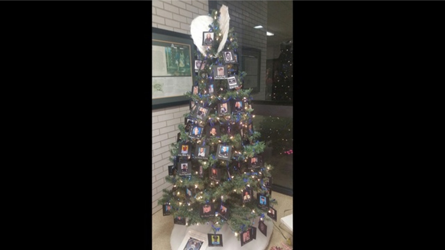 The Christmas tree on display in Cedartown.