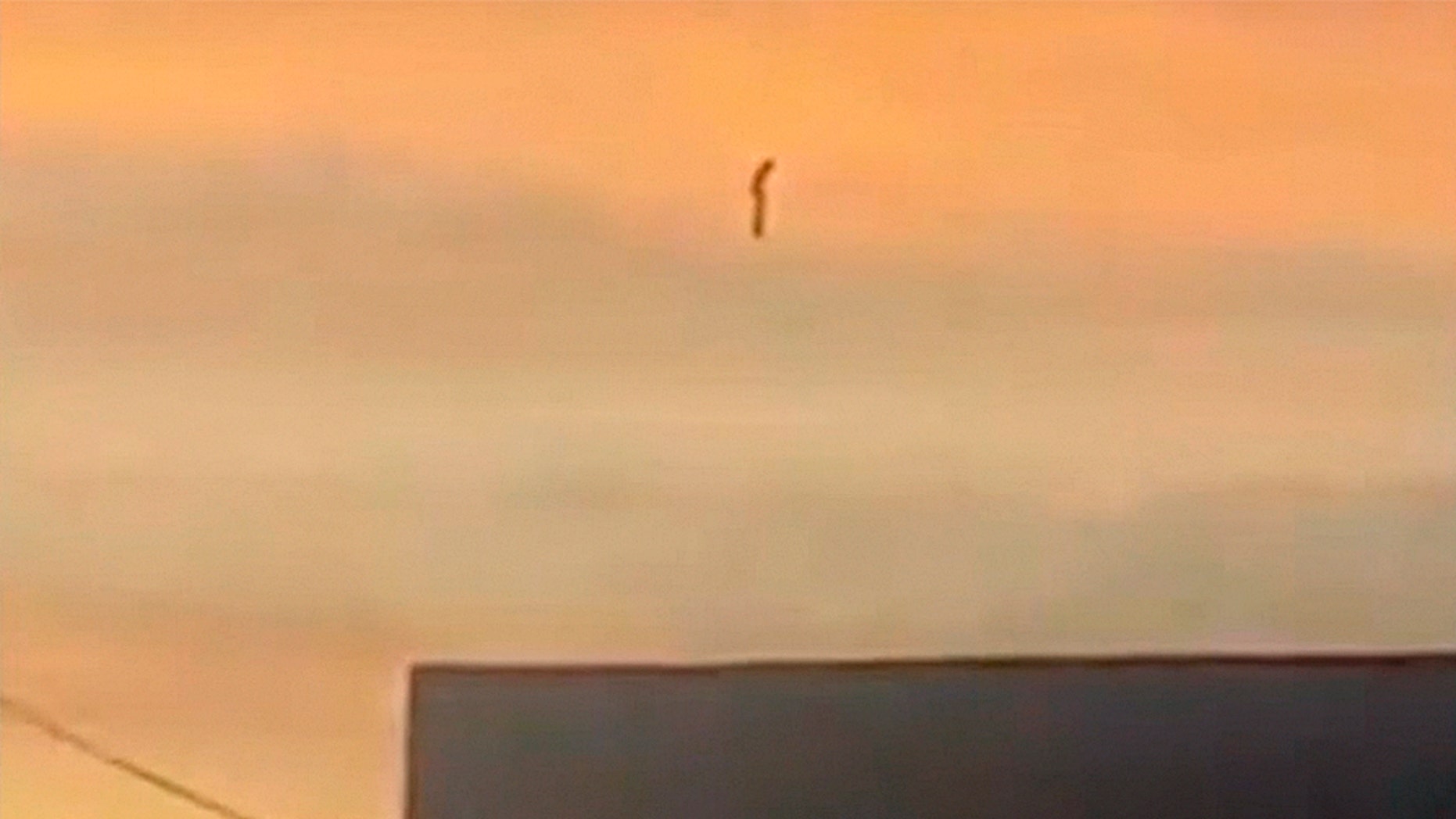 Weird footage of 'humanoid UFO' over Mexico goes viral, sparks skepticism |  Fox News