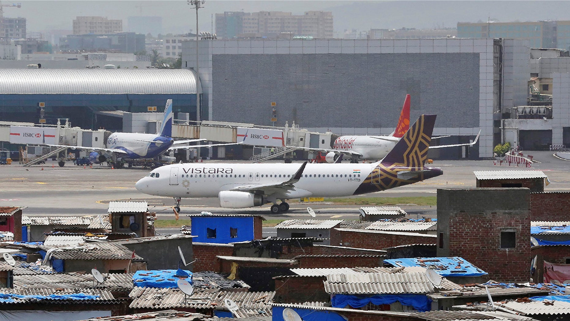 According to the New Indian Express, Vistara flight UK 707 was preparing to depart from Indira Gandhi International Airport in Delhi to Netaji Subhas Chandra Bose International Airport in Kolkata when the incident occurred.