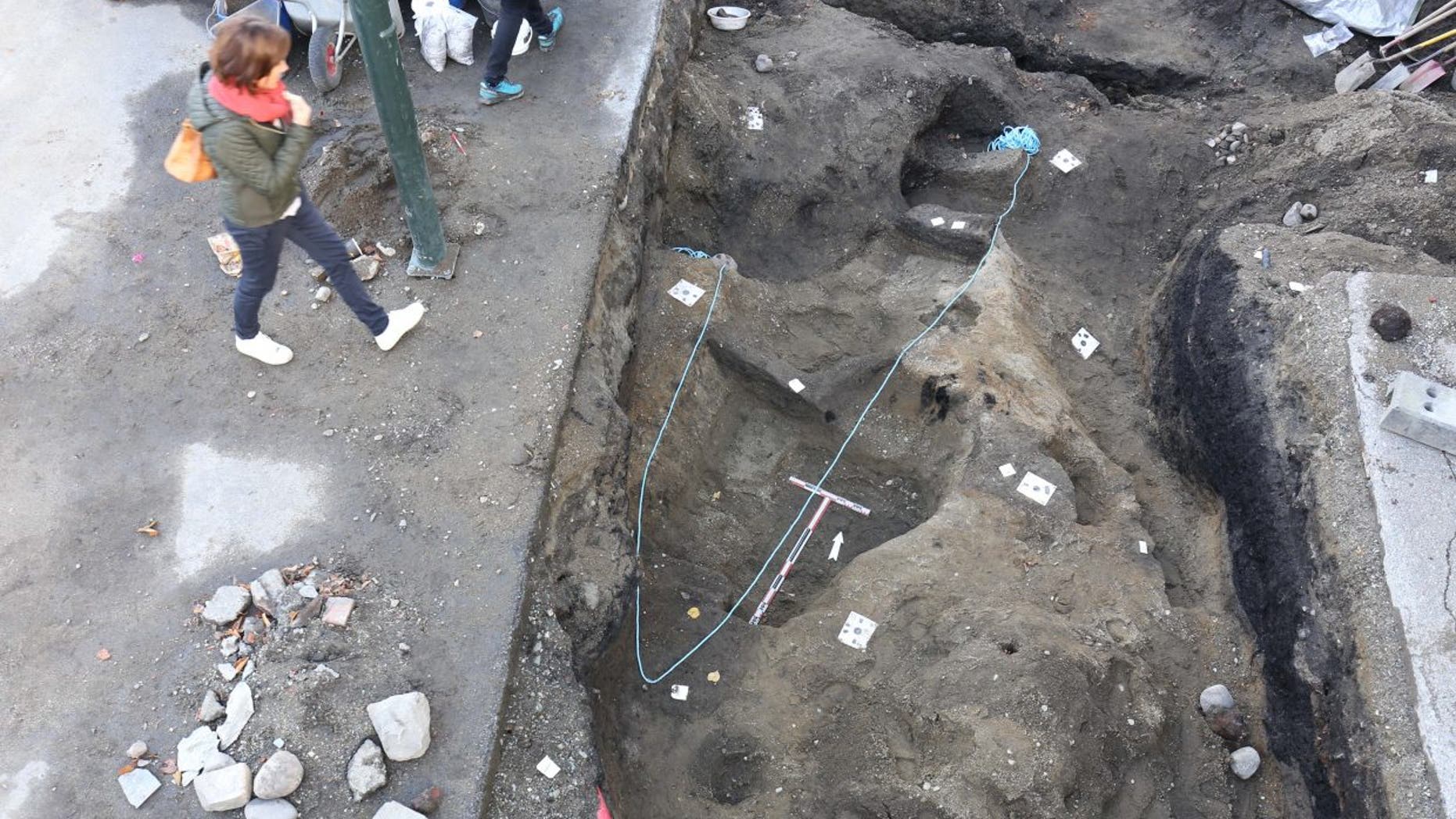 The potential Viking grave boat (the Norwegian Institute for Cultural Heritage Research, NIKU).