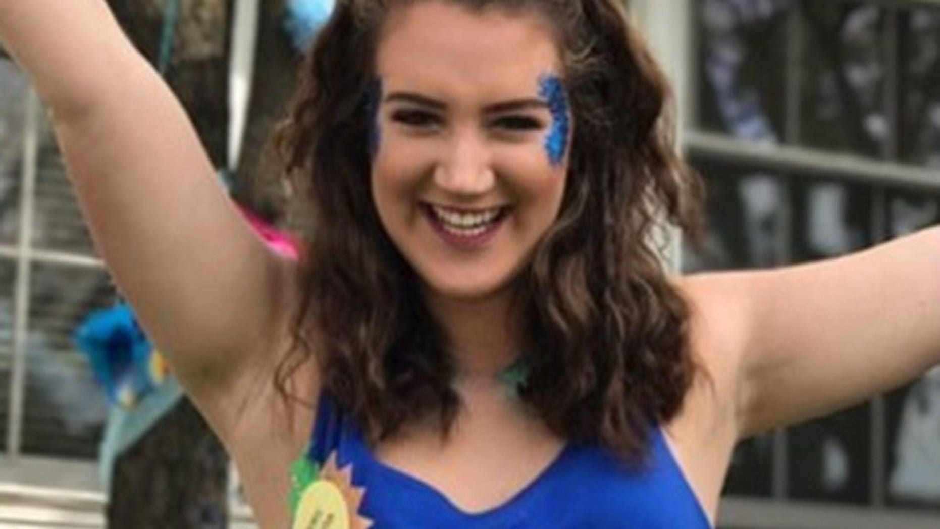 Danni Messina, 19, reportedly said that she was inspired by a friend who was spending Thanksgiving in the hospital.