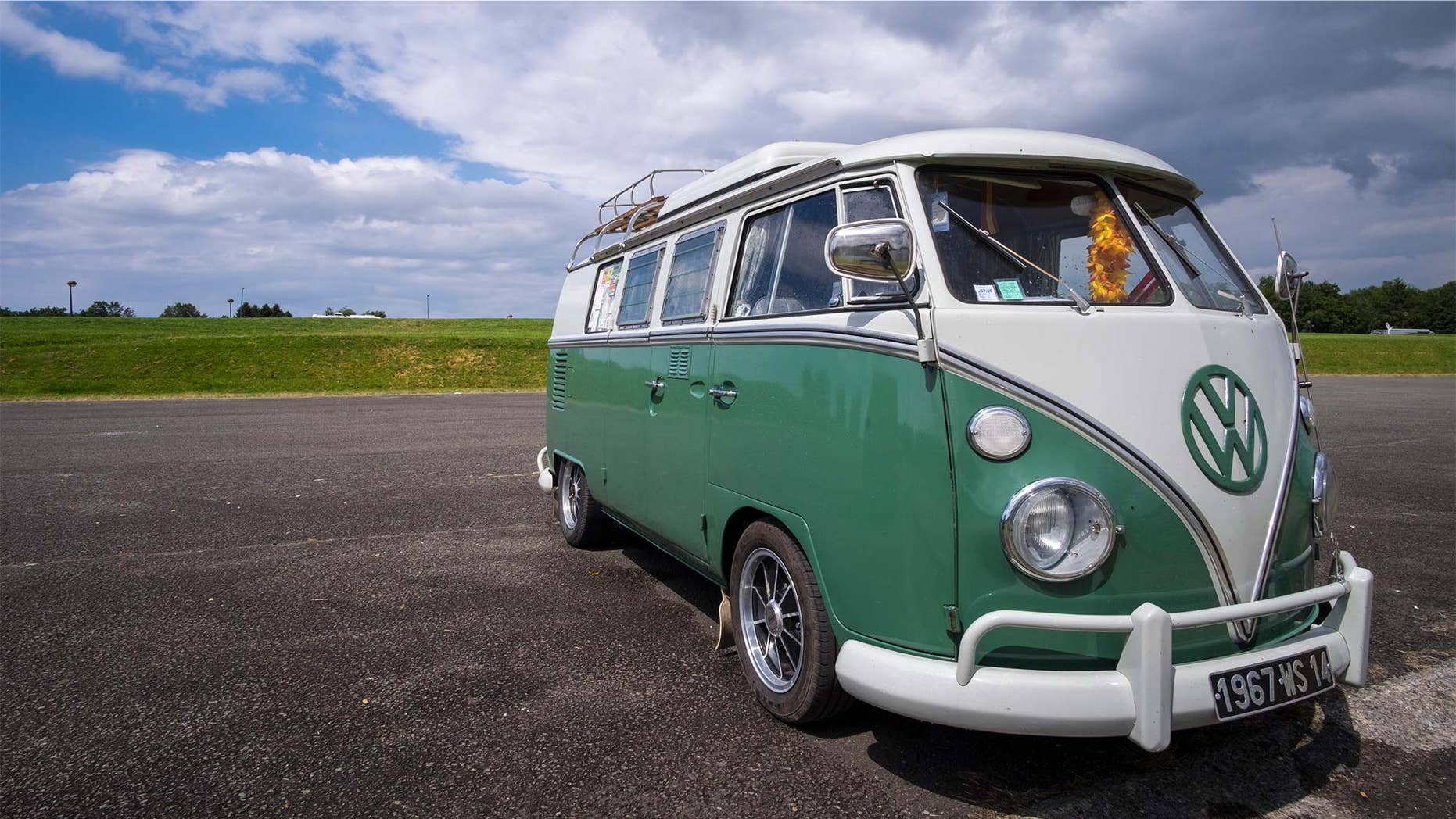 can you live in a storage unit or van?