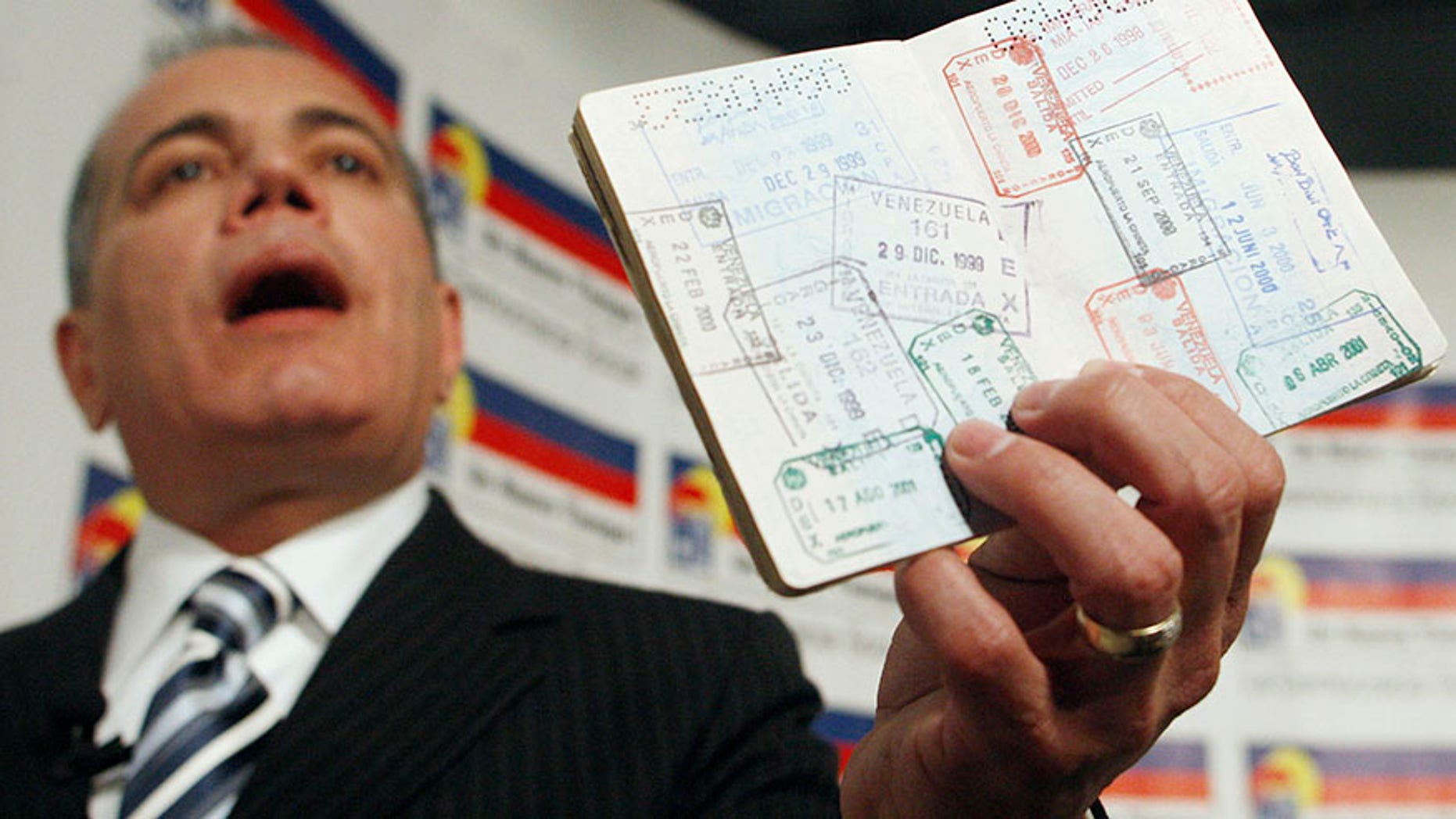 Venezuelan opposition leader Manuel Rosales during a news conference in Lima October 1, 2009.
