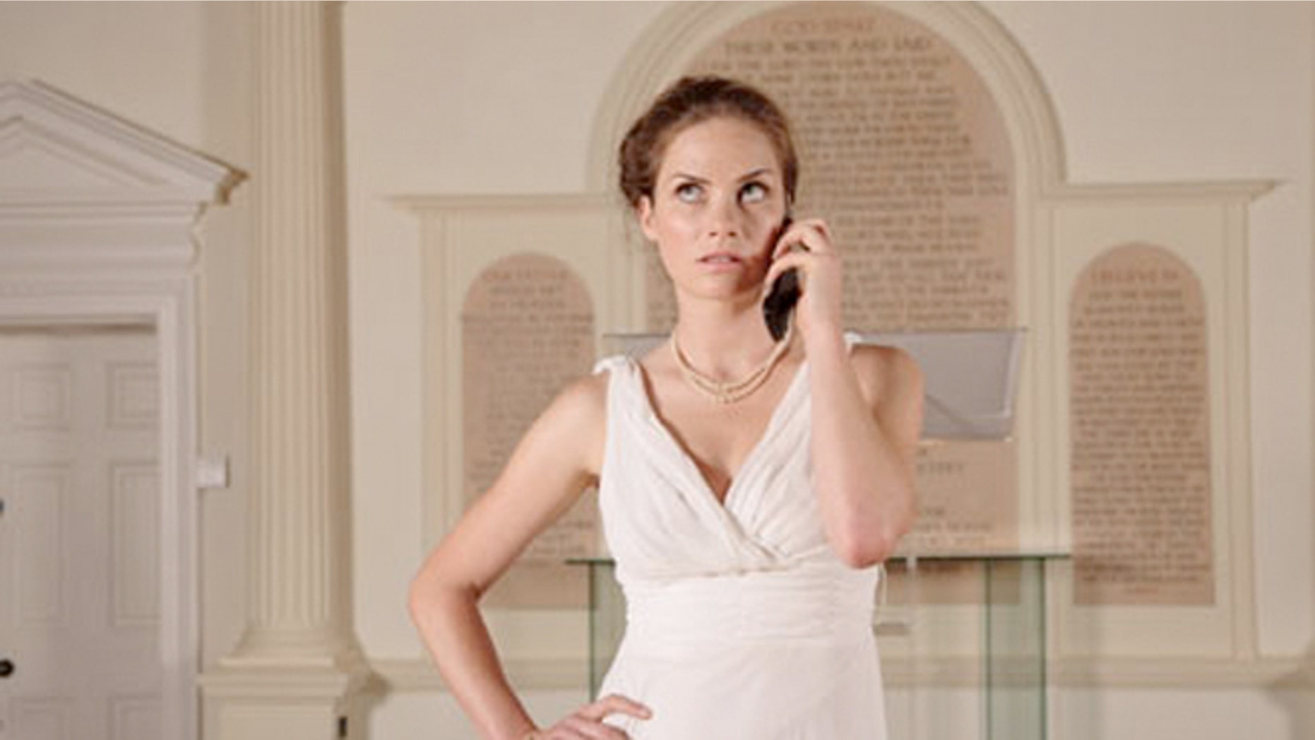 For $3000, couples getting married at W hotels can hire a "social media concierge" to live-tweet the event.