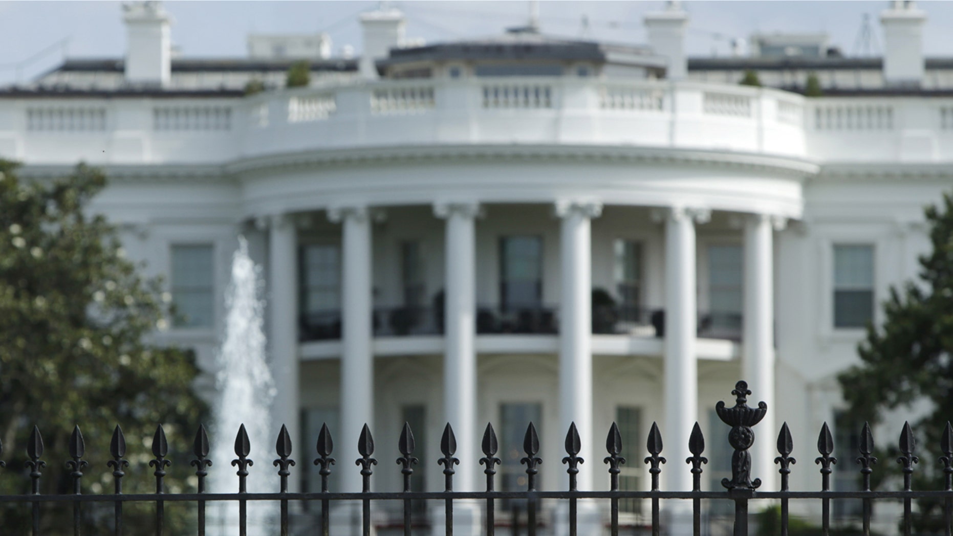 The original South Lawn security fencing is seen at the White House in Washington May 28, 2015.