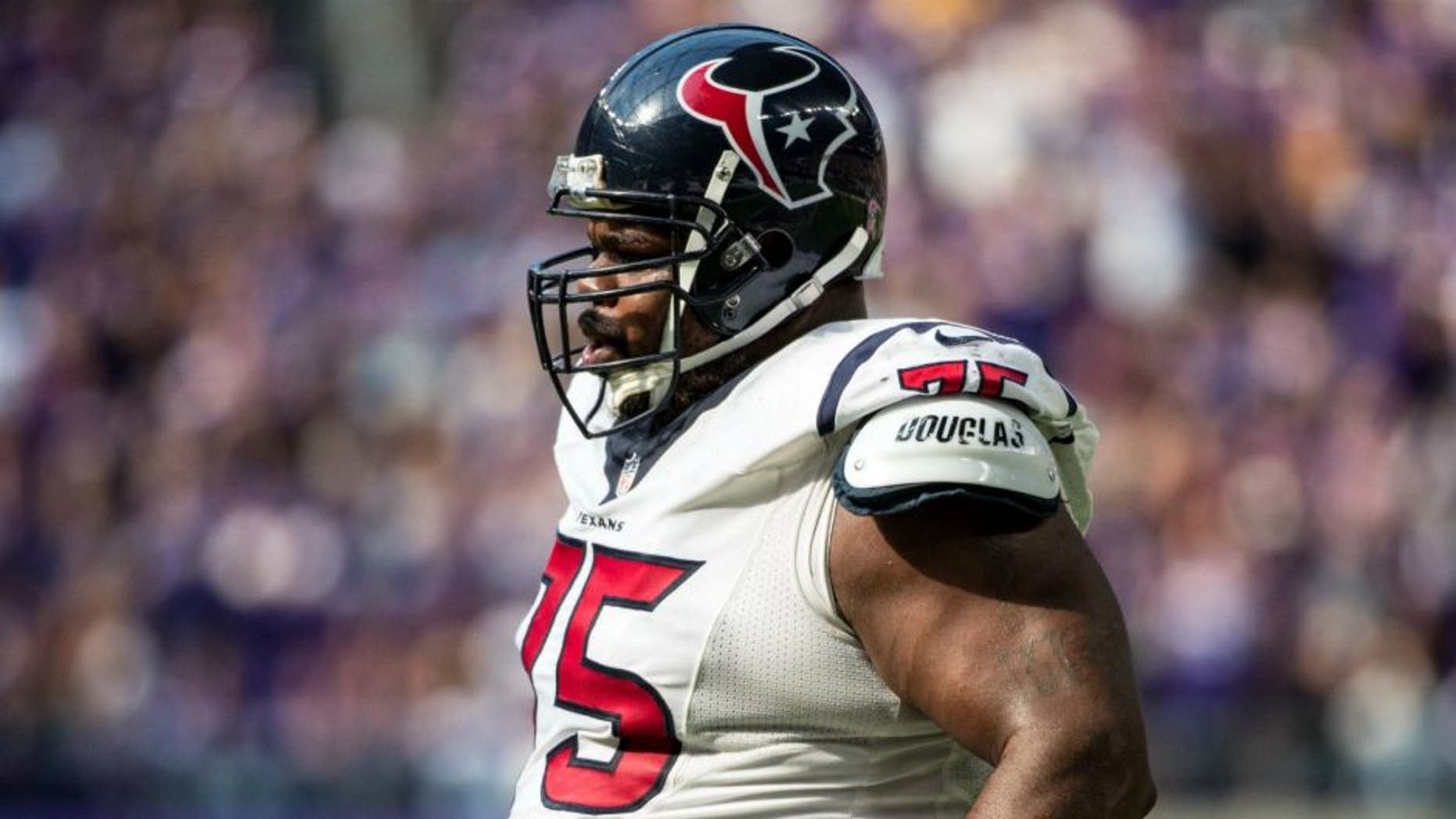 Oct 9, 2016; Minneapolis, MN, USA; Houston Texans defensive tackle Vince Wilfork (75) against the Minnesota Vikings at U.S. Bank Stadium. The Vikings defeated the Texans 31-13. Mandatory Credit: Brace Hemmelgarn-USA TODAY Sports